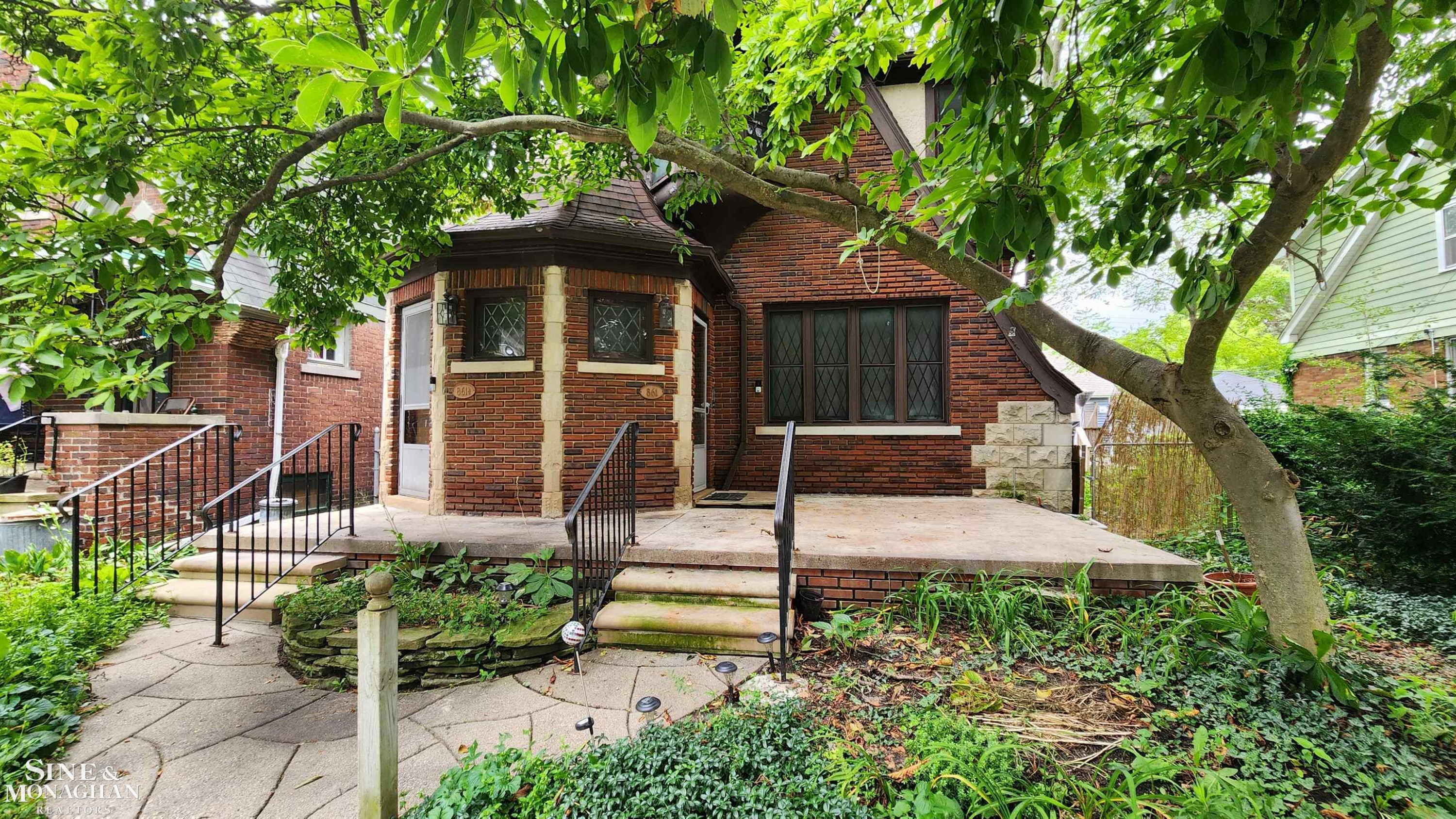861 Beaconsfield Avenue, Upper, Grosse Pointe Park, MI 48230 — front exterior