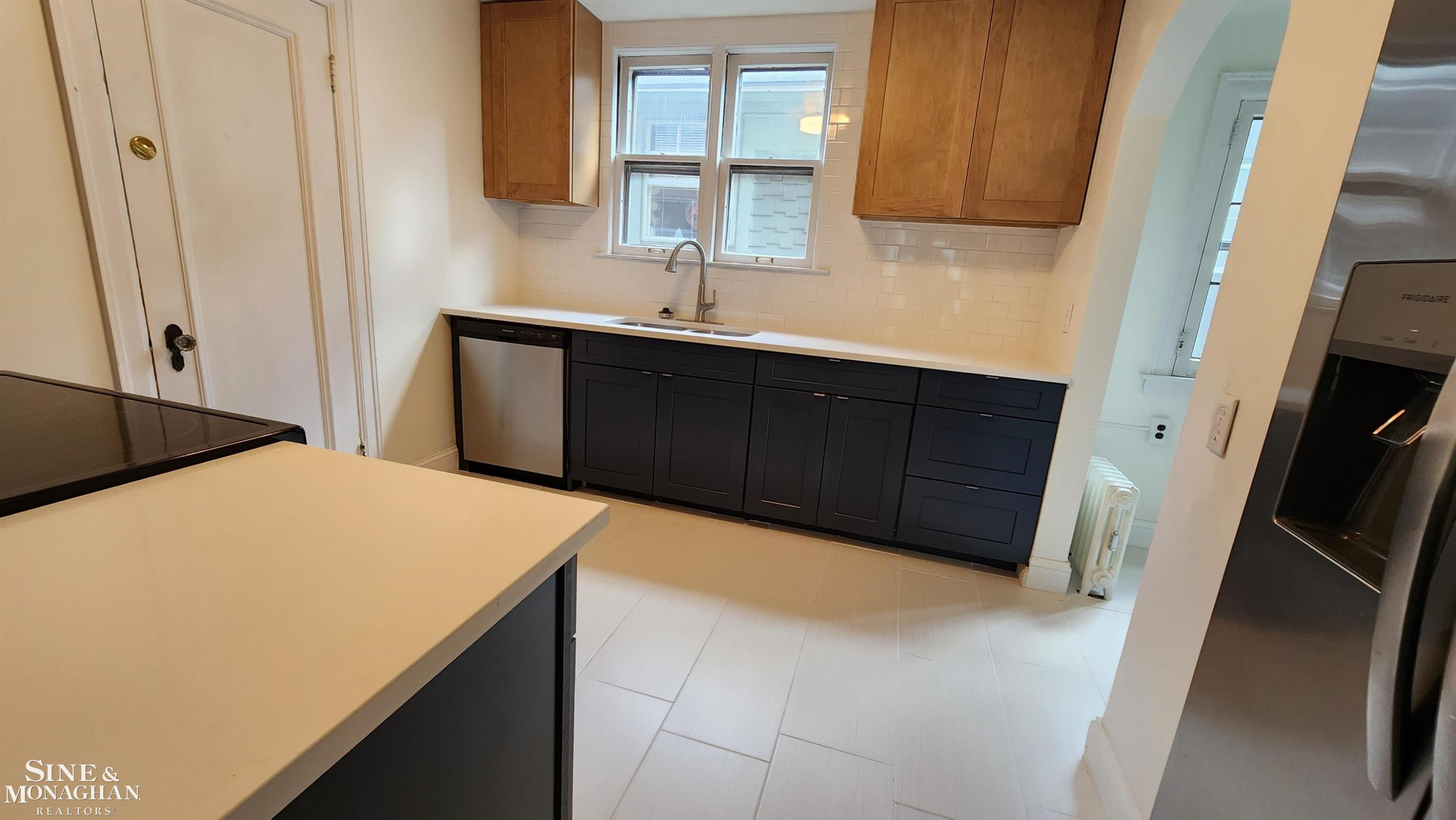 861 Beaconsfield Avenue, Upper, Grosse Pointe Park, MI 48230 — Photo 7