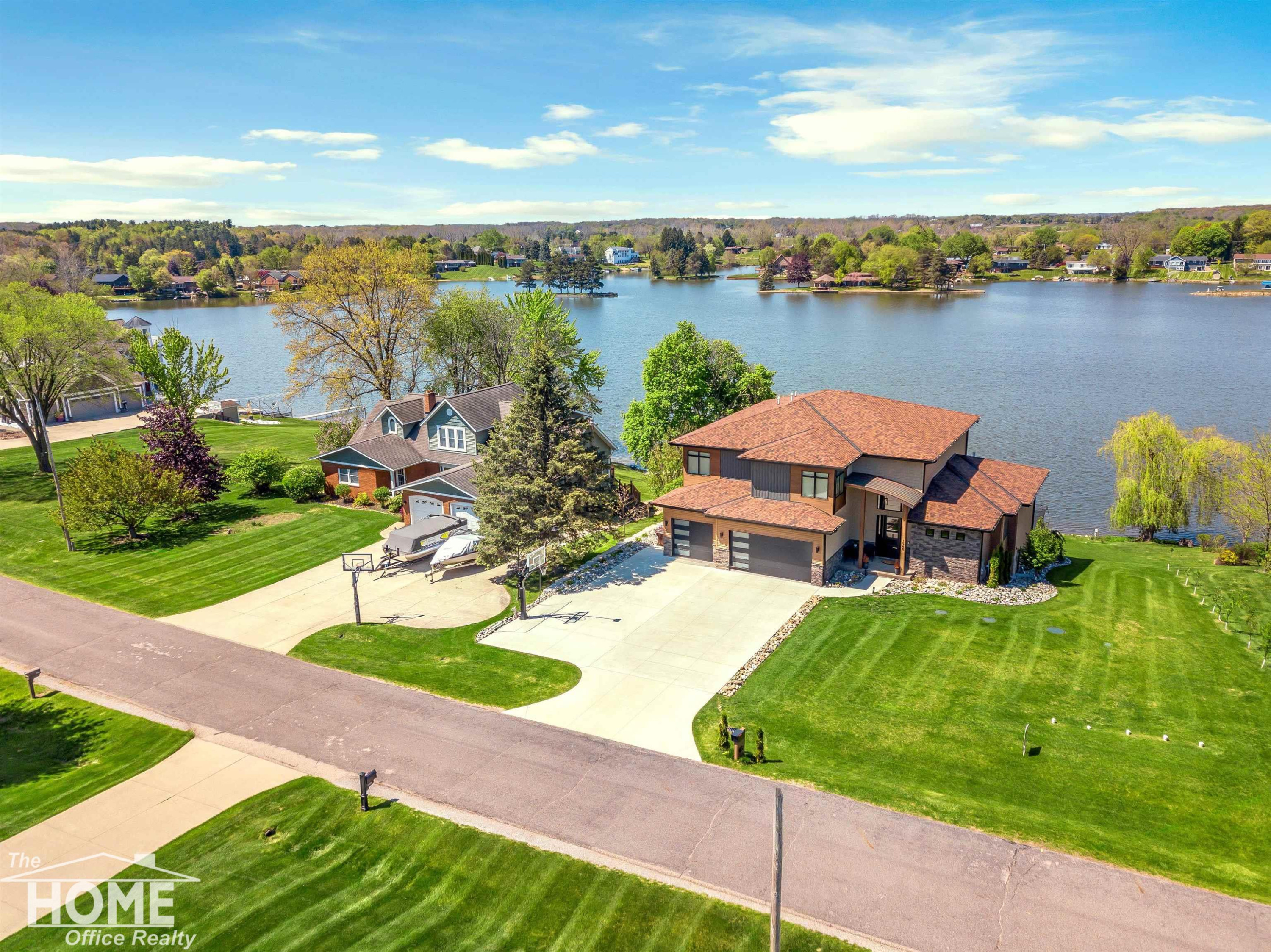 1965 W Manitou Drive, Owosso, MI 48867 — Photo 4