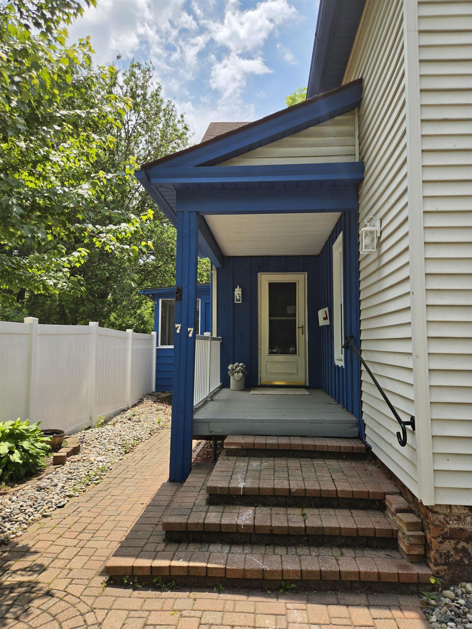 77 Hubbard Street, Mount Clemens, MI 48043