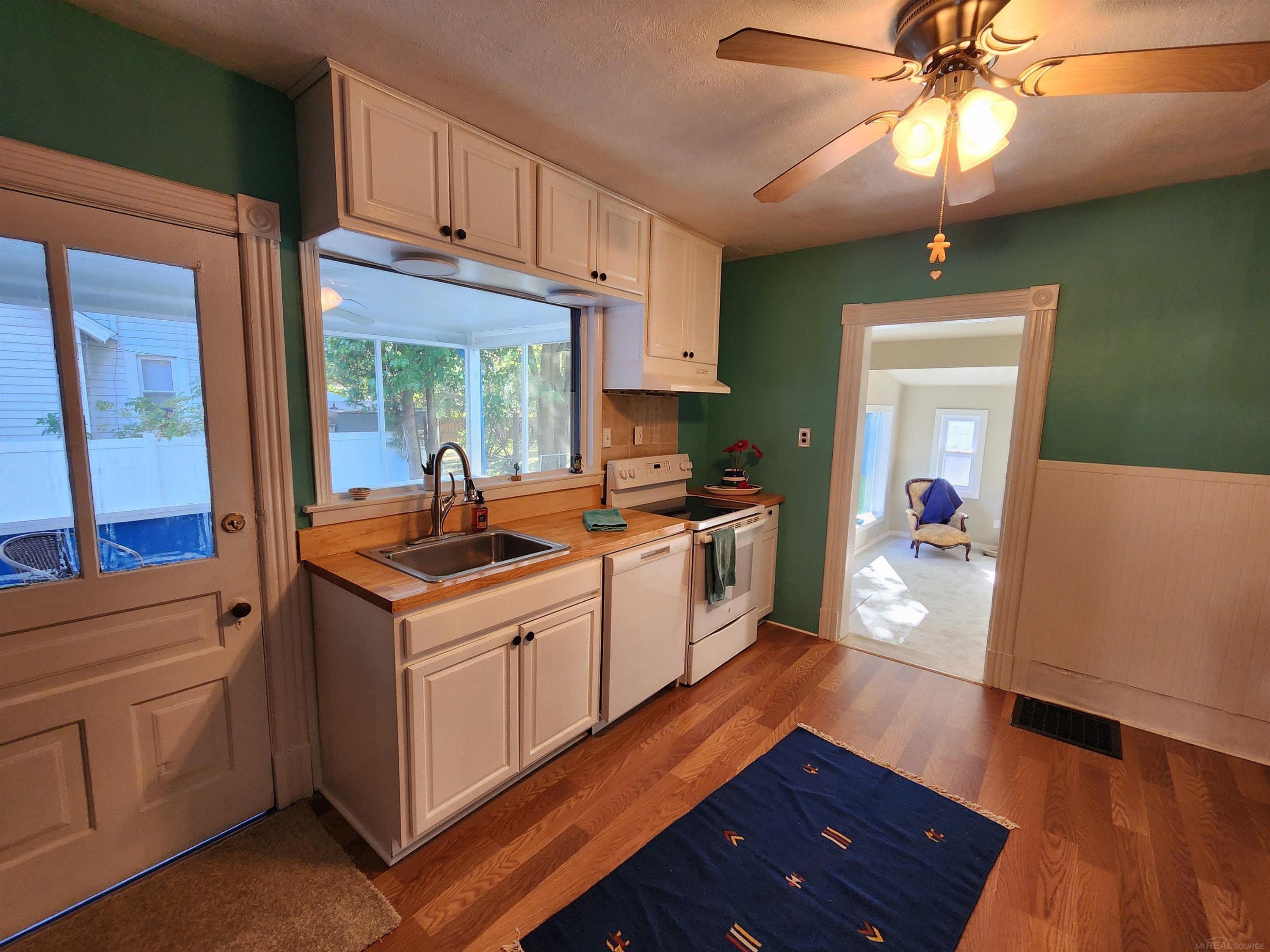 77 Hubbard Street, Mount Clemens, MI 48043 — Photo 16