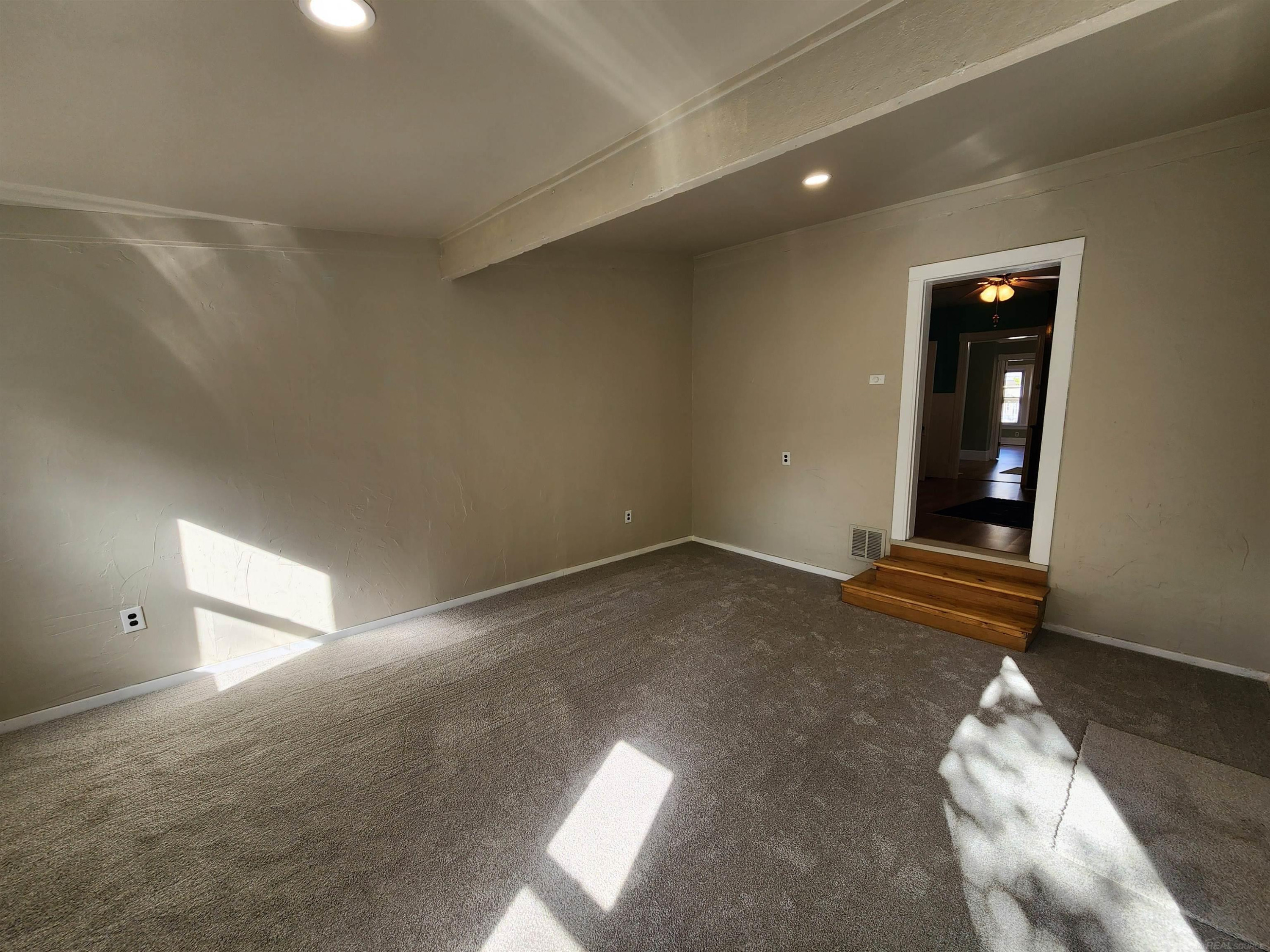 77 Hubbard Street, Mount Clemens, MI 48043 — Photo 23