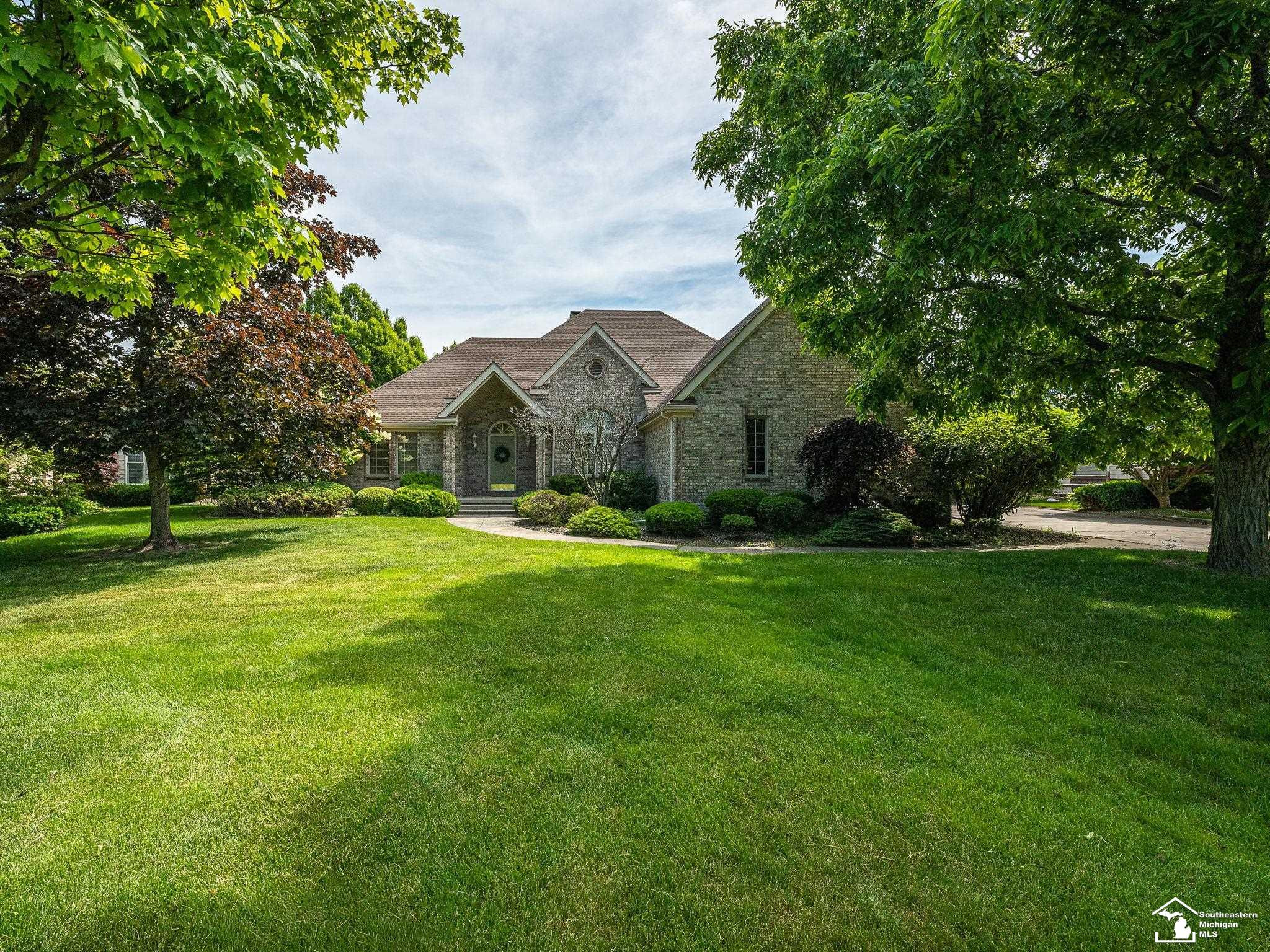 5572 Raven Parkway Drive, Monroe, MI 48161