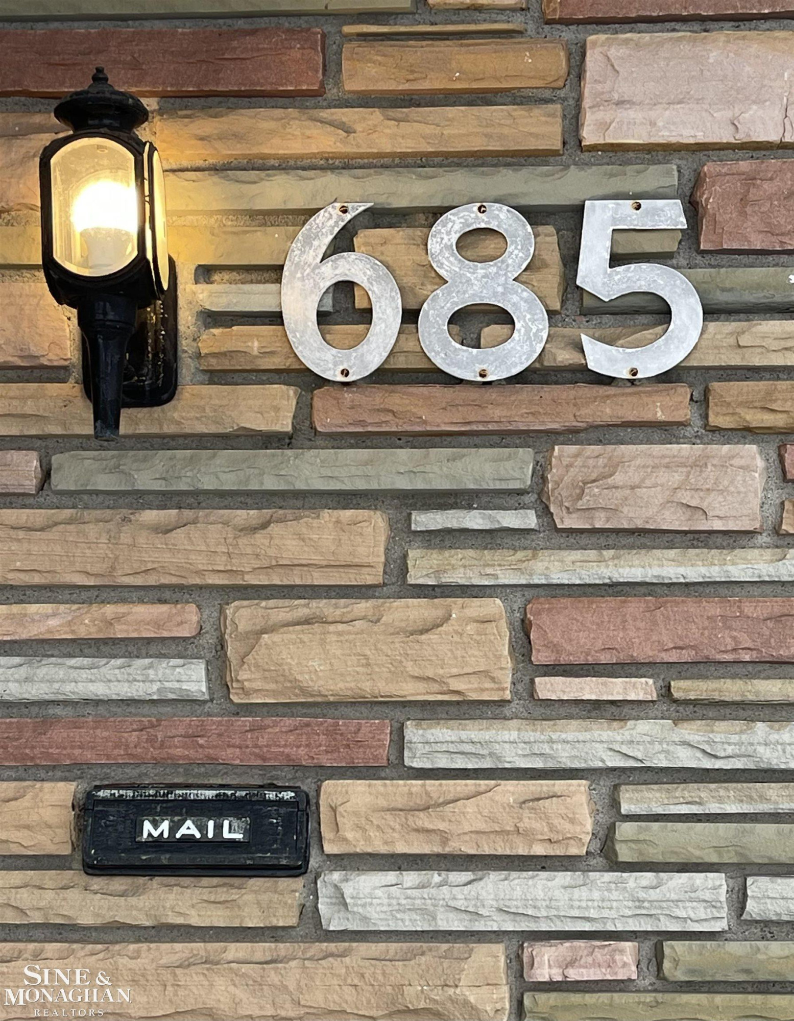 685 Bedford Lane, Grosse Pointe Park, MI 48230 — front exterior