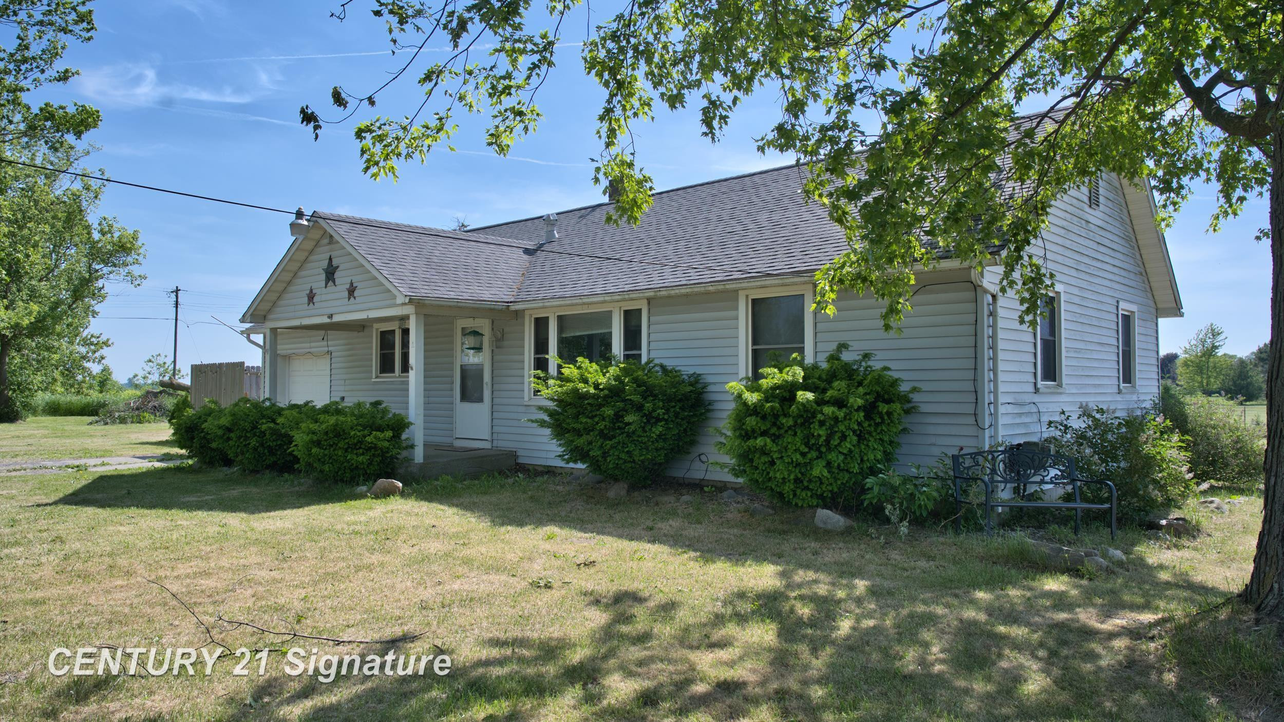 5940 East Road, Saginaw, MI 48601 — Photo 2