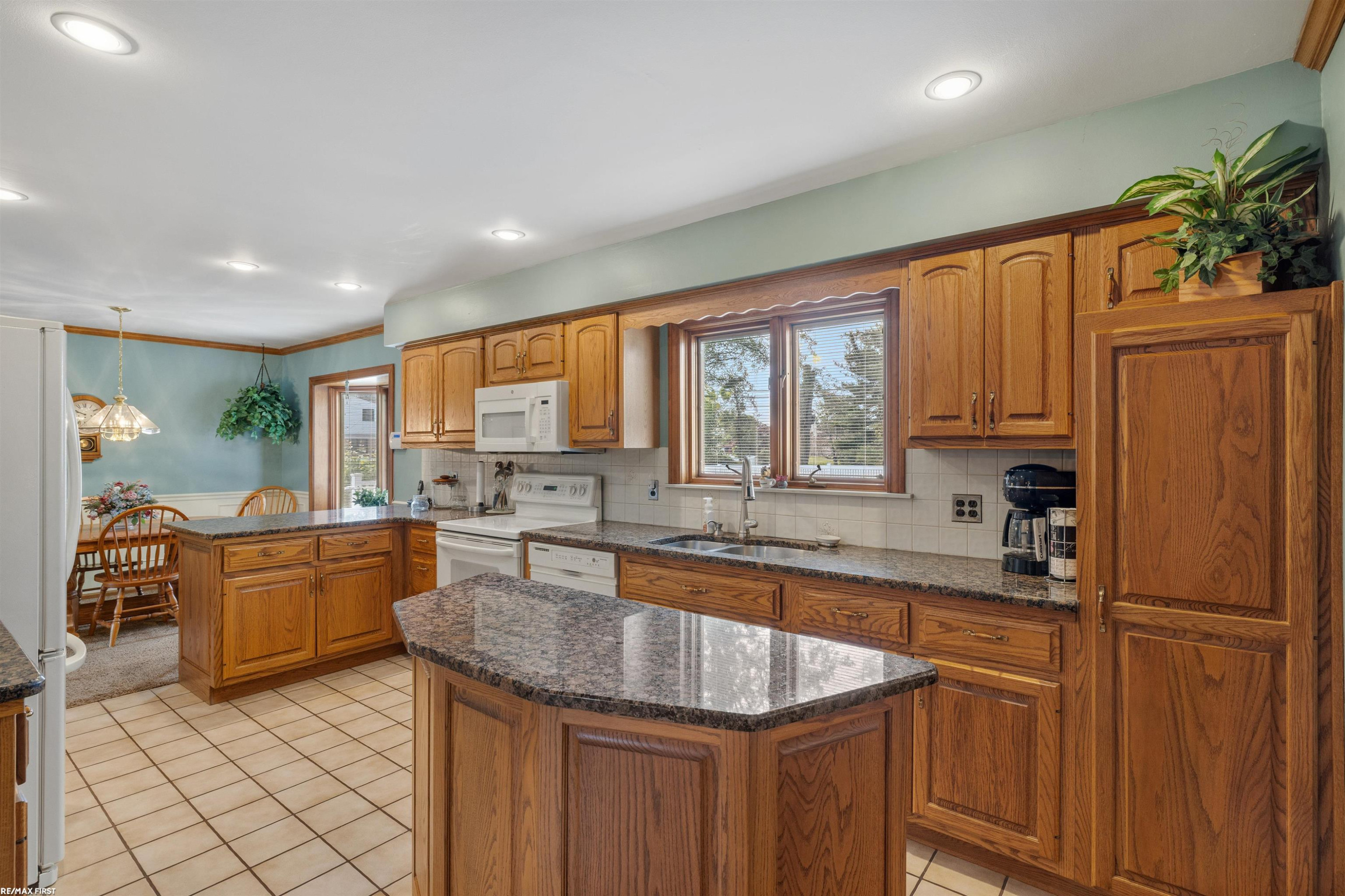23548 Kim Drive, Clinton Twp, MI 48035 — Photo 8