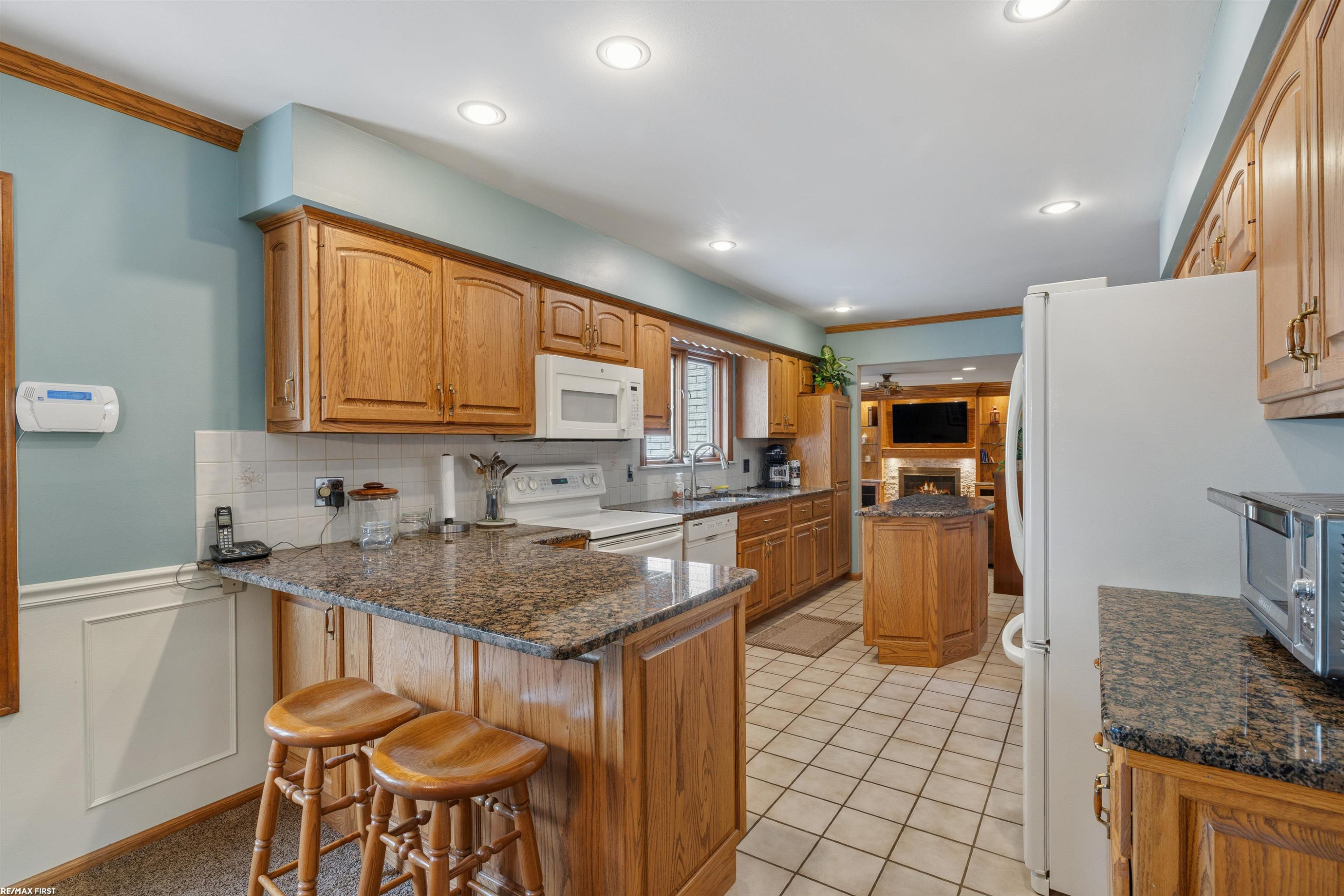 23548 Kim Drive, Clinton Twp, MI 48035 — Photo 9