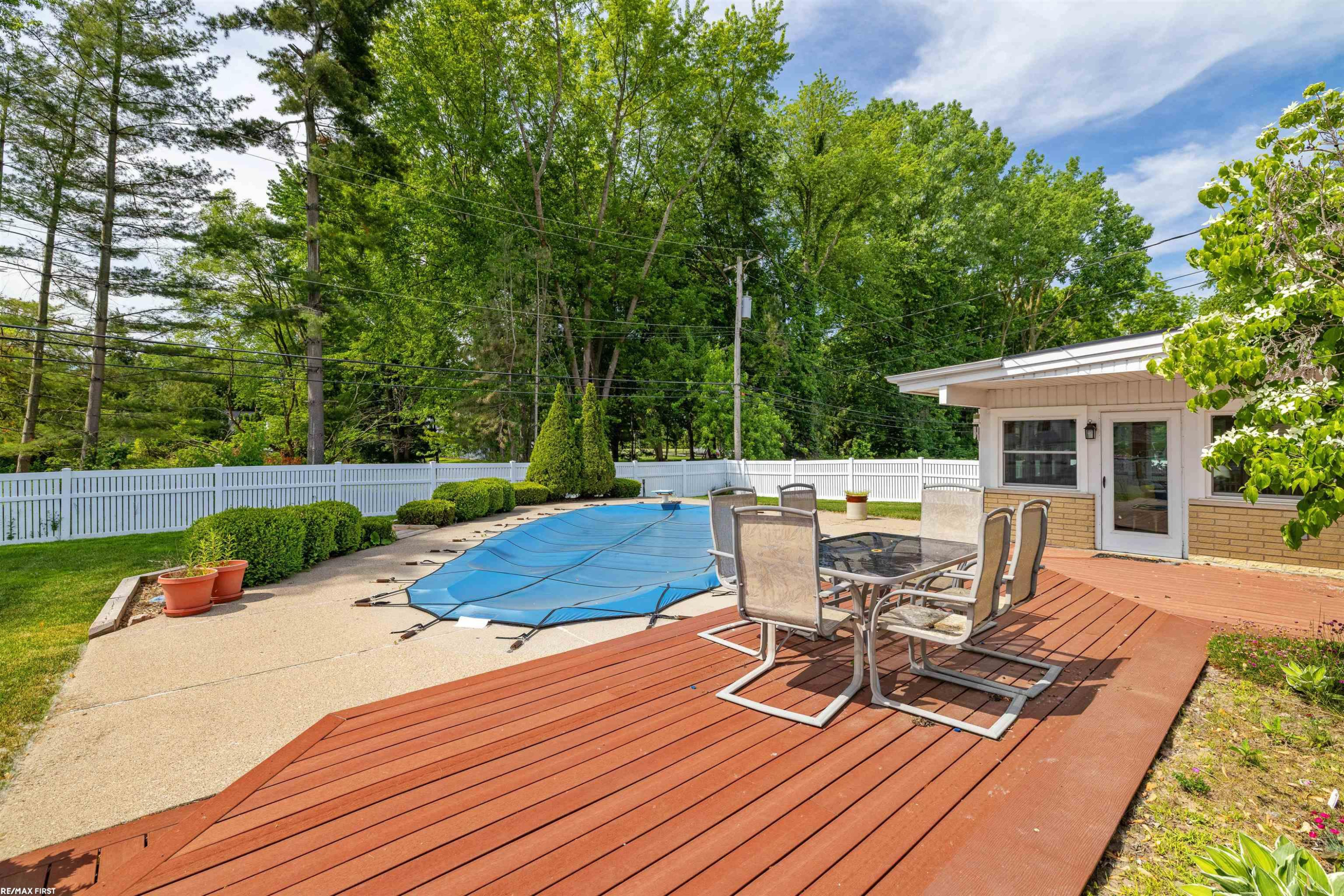 23548 Kim Drive, Clinton Twp, MI 48035 — Photo 36