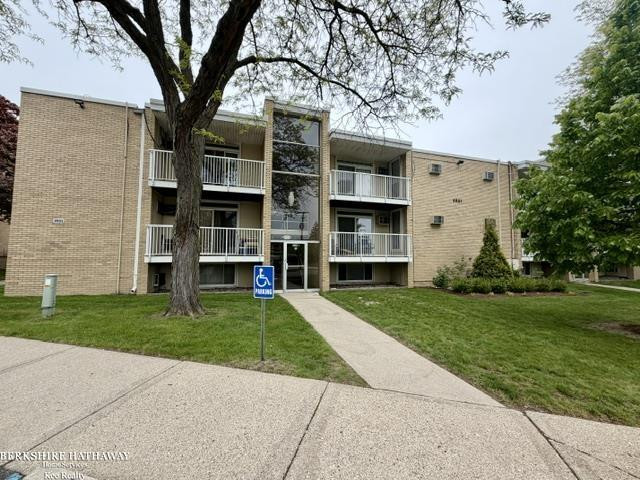 4921 Crooks Road, Royal Oak, MI 48073 — front exterior