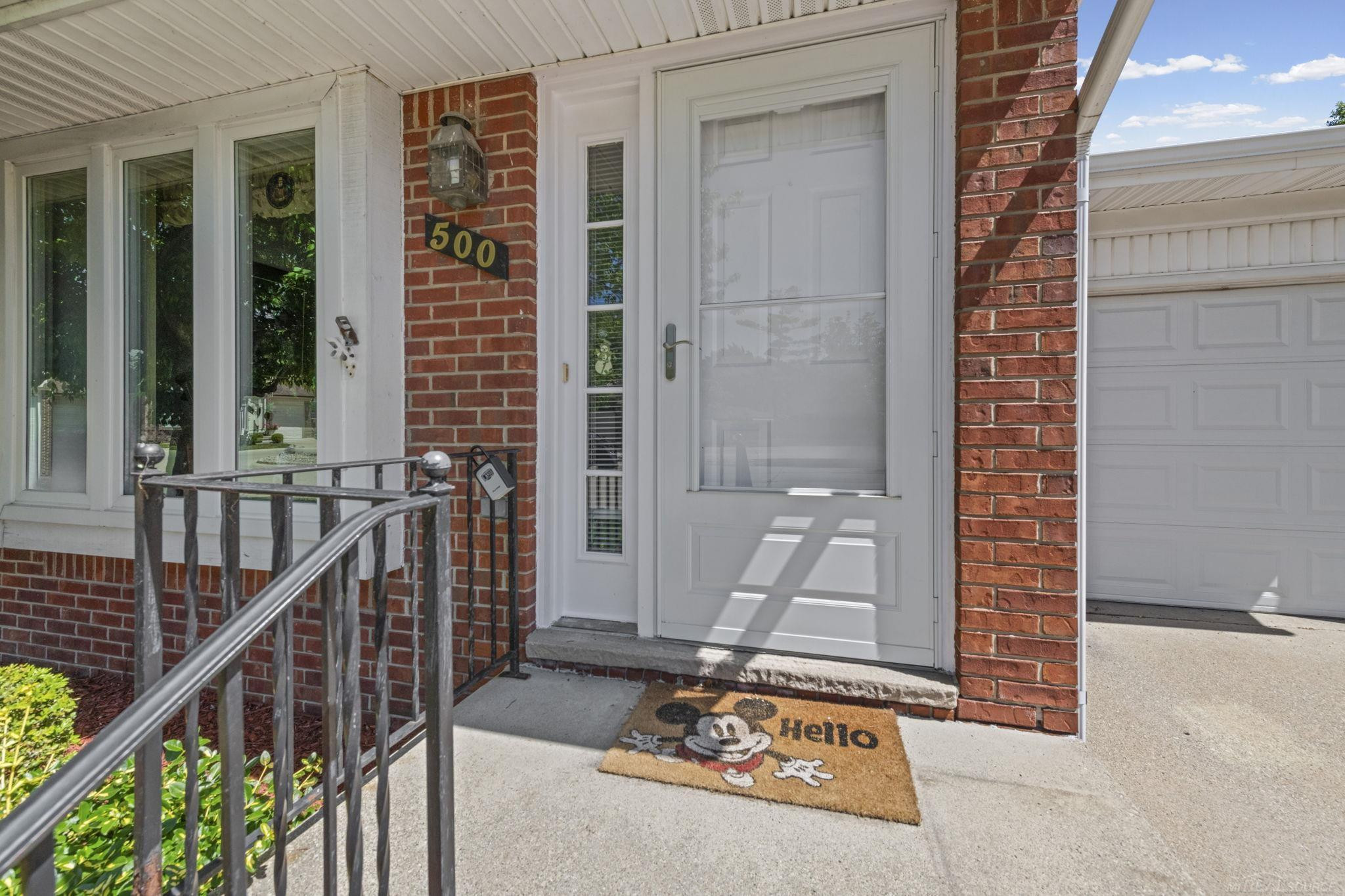500 Pineview Court, Saint Clair Shores, MI 48081 — Photo 8