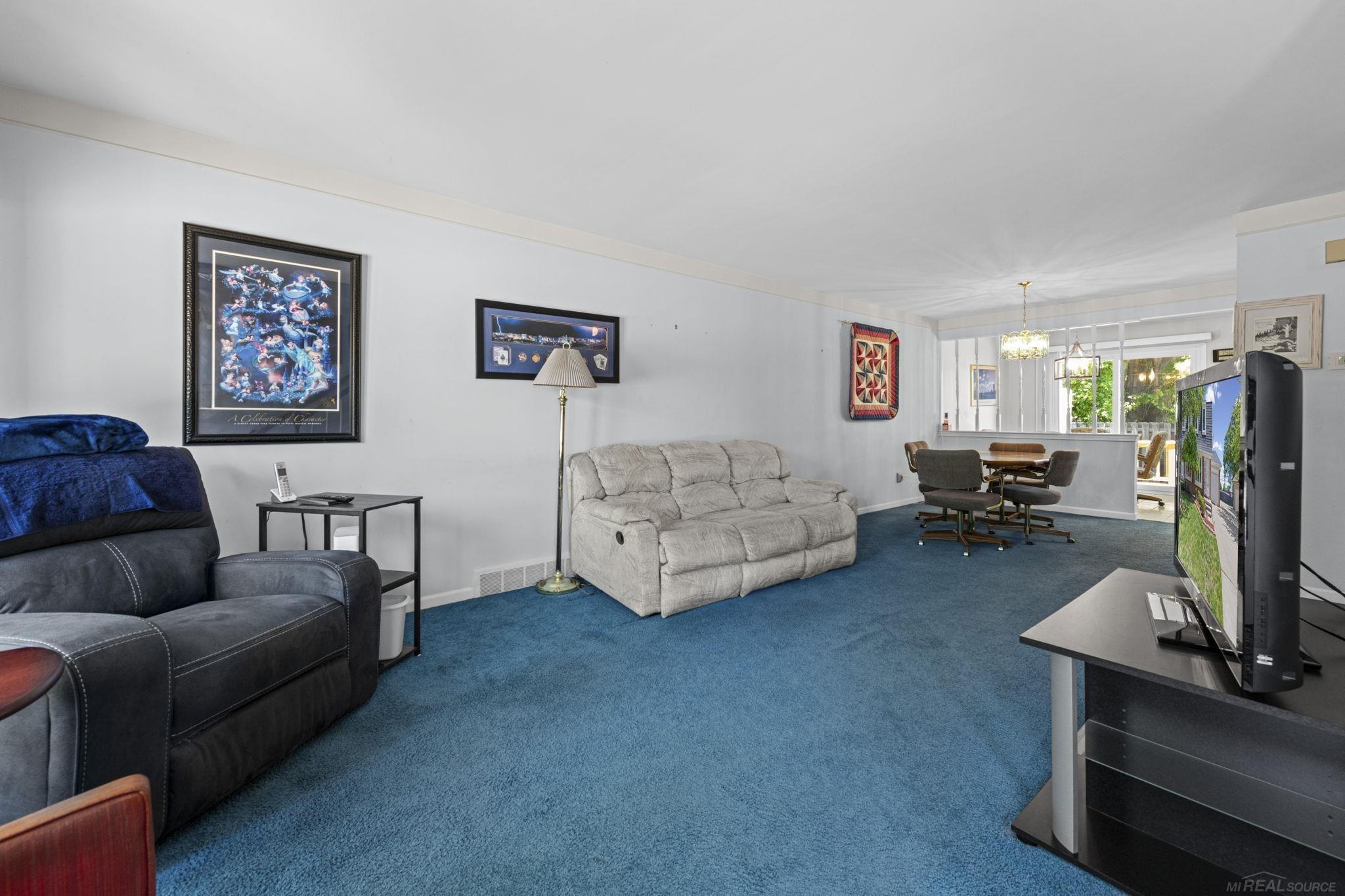 500 Pineview Court, Saint Clair Shores, MI 48081 — Photo 10