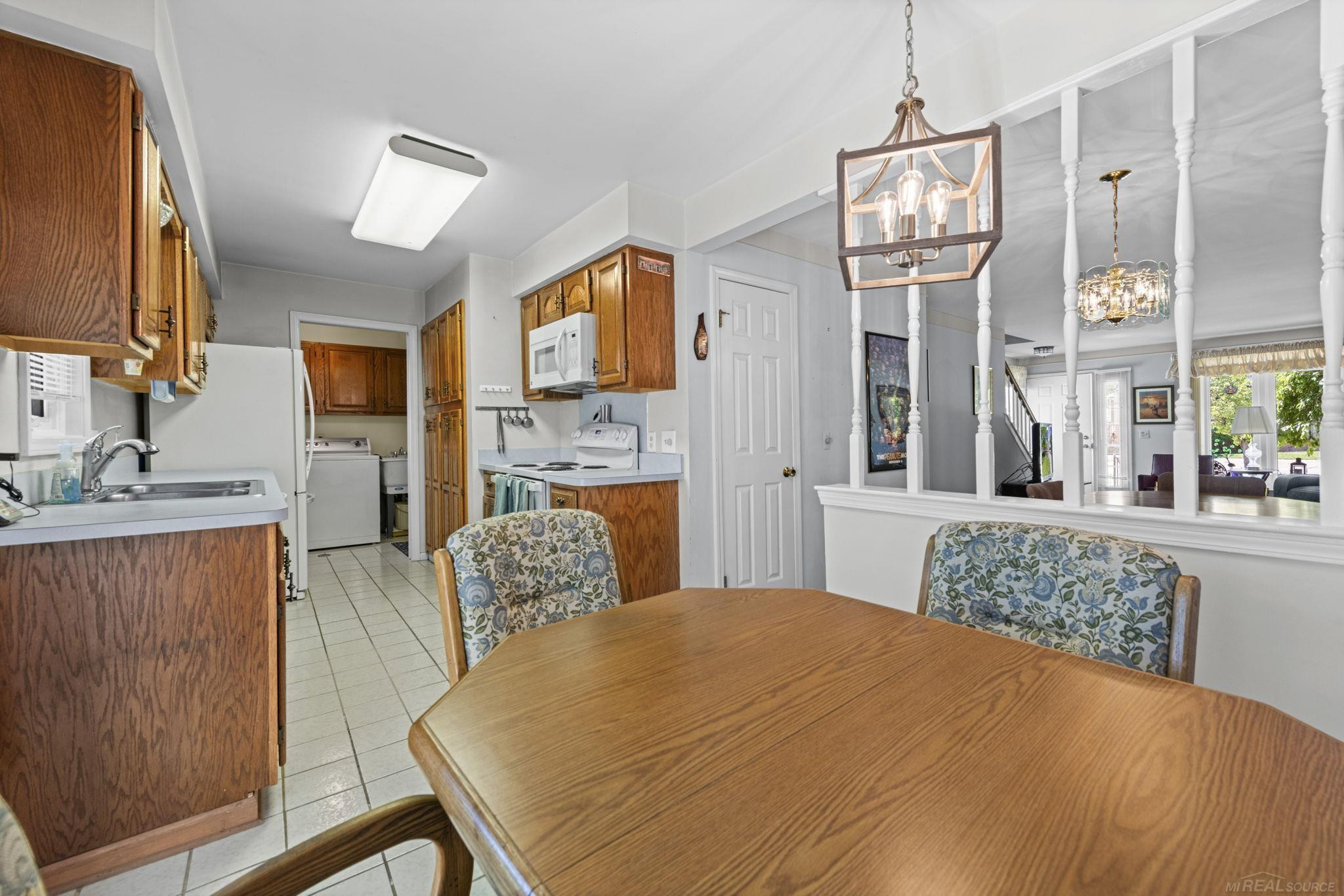 500 Pineview Court, Saint Clair Shores, MI 48081 — Photo 15
