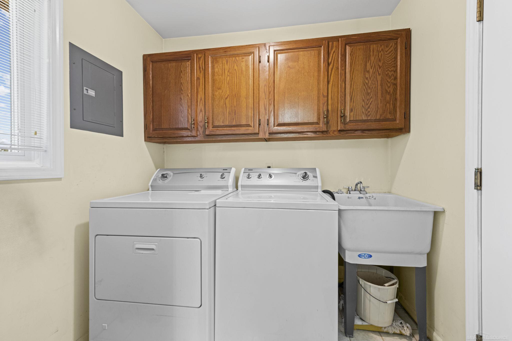500 Pineview Court, Saint Clair Shores, MI 48081 — Photo 18
