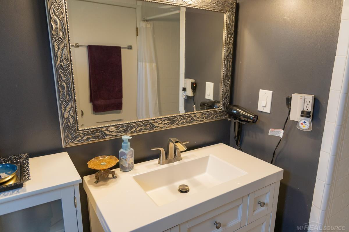 8440 Bridge Lake Road, Clarkston, MI 48348 — Photo 17