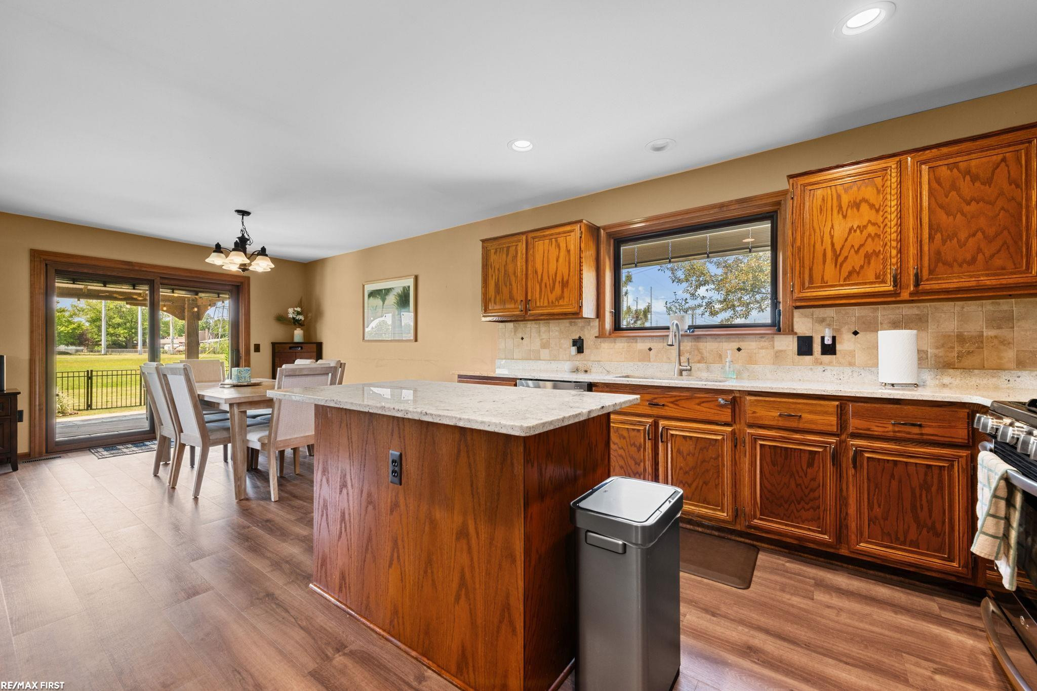 44325 Meadowlake Drive, Sterling Heights, MI 48313 — Photo 9