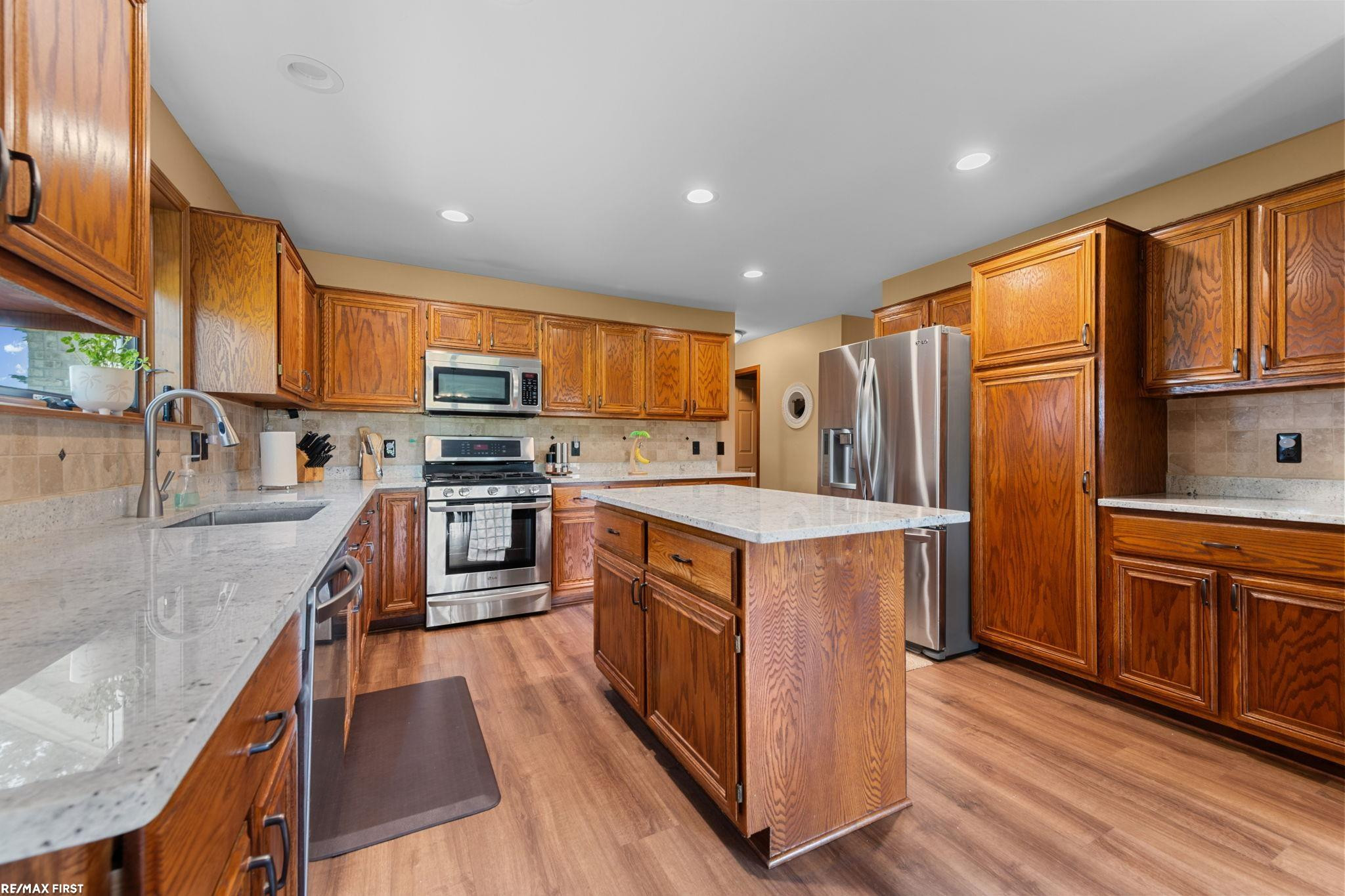 44325 Meadowlake Drive, Sterling Heights, MI 48313 — Photo 10