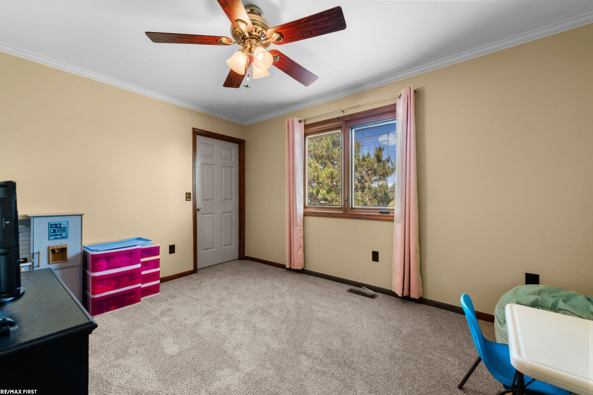 44325 Meadowlake Drive, Sterling Heights, MI 48313 — Photo 27