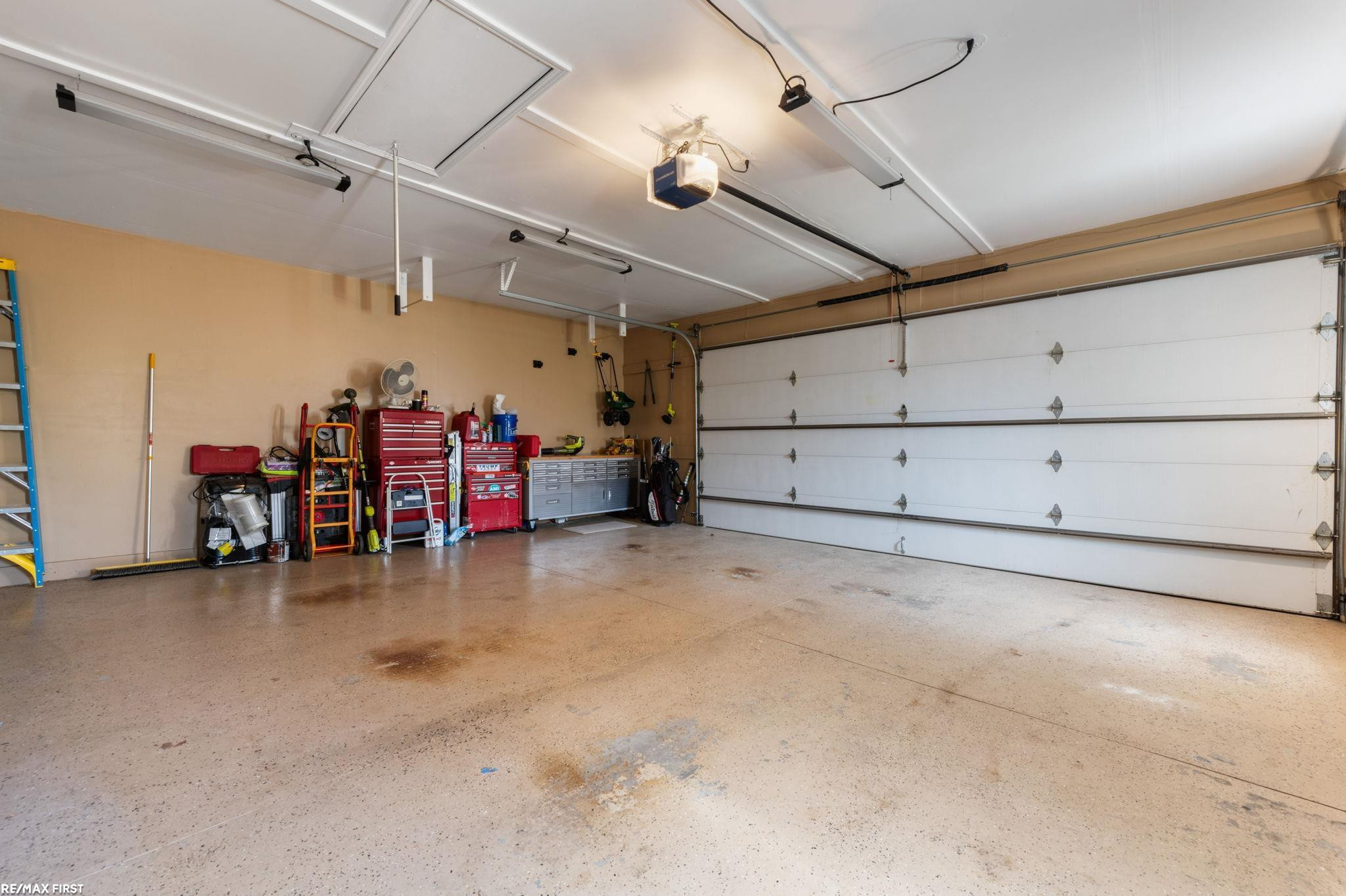 44325 Meadowlake Drive, Sterling Heights, MI 48313 — Photo 34
