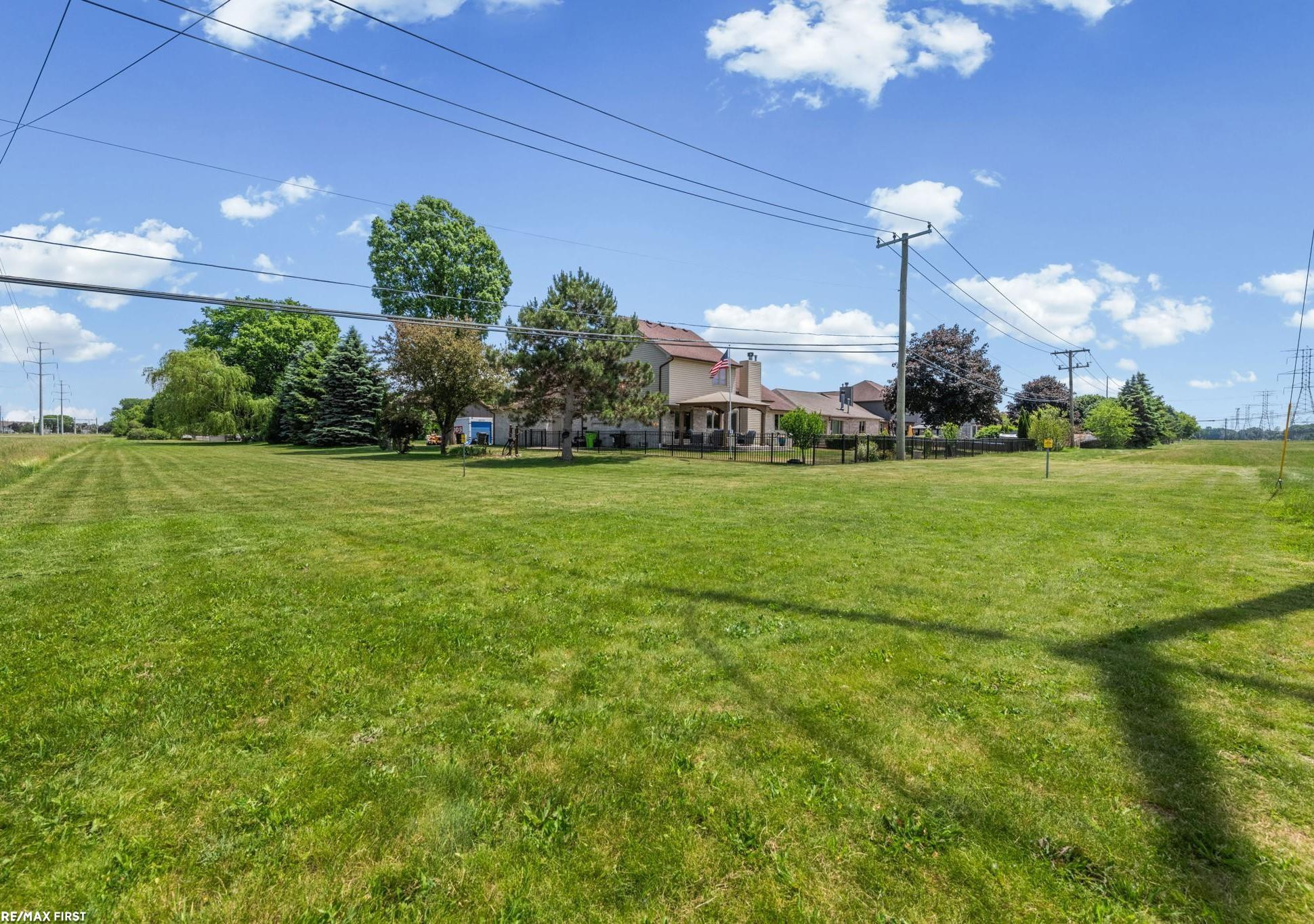 44325 Meadowlake Drive, Sterling Heights, MI 48313 — Photo 39