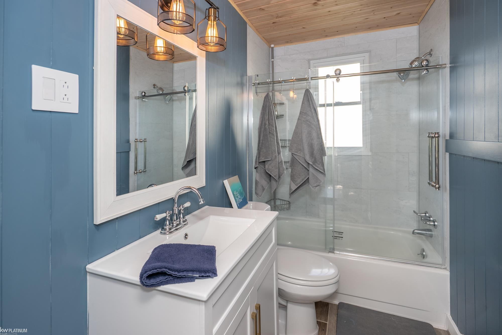 7468 HURON BAY Boulevard, MI 48450 — Photo 16