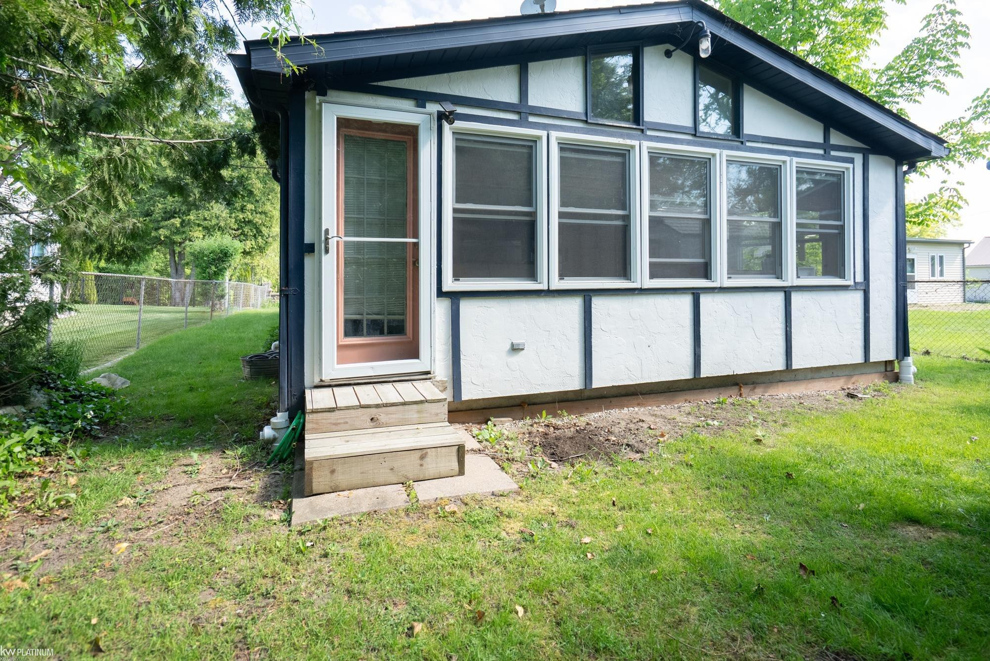 7468 HURON BAY Boulevard, MI 48450 — Photo 24