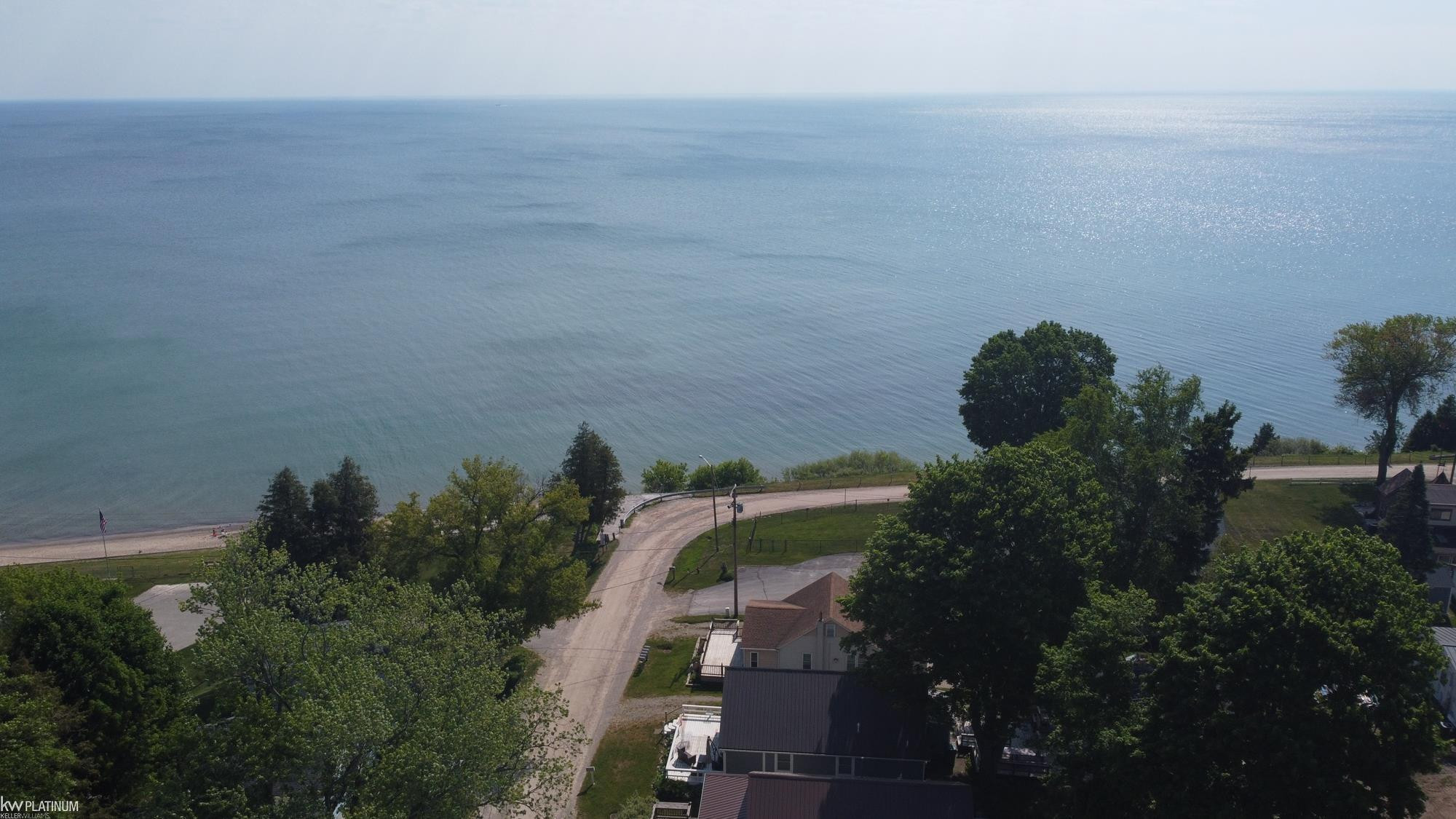 7468 HURON BAY Boulevard, MI 48450 — Photo 27
