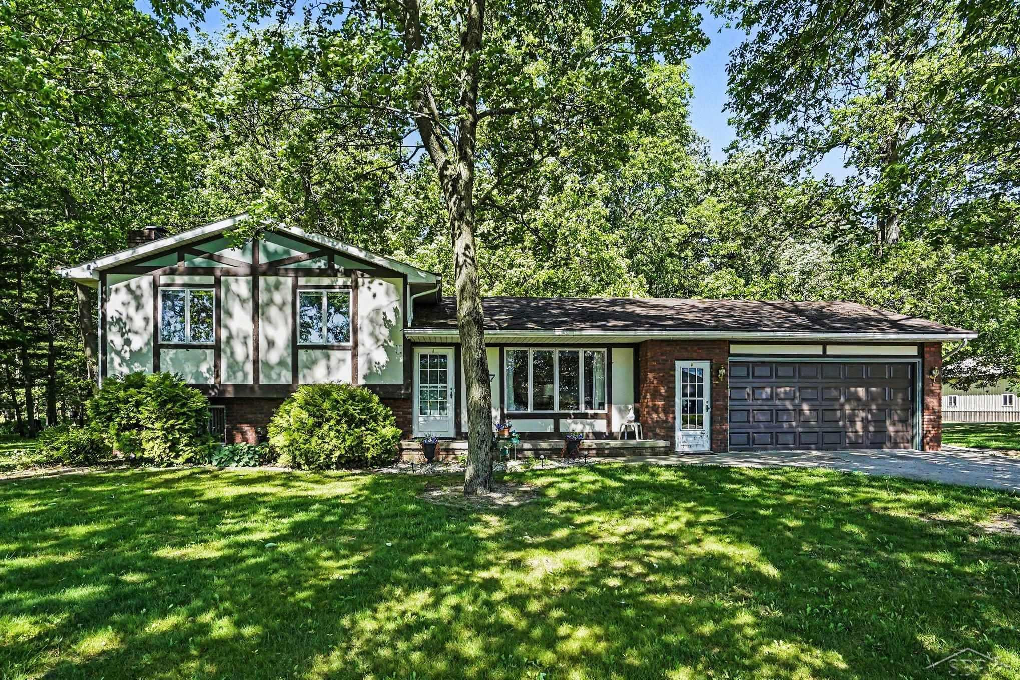 177 N Cotter Road, Essexville, MI 48732