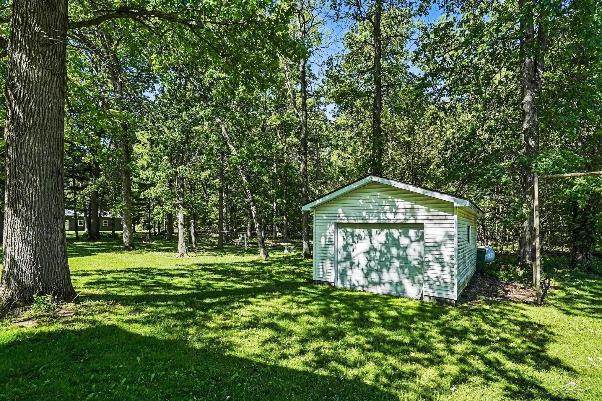 177 N Cotter Road, Essexville, MI 48732 — Photo 8