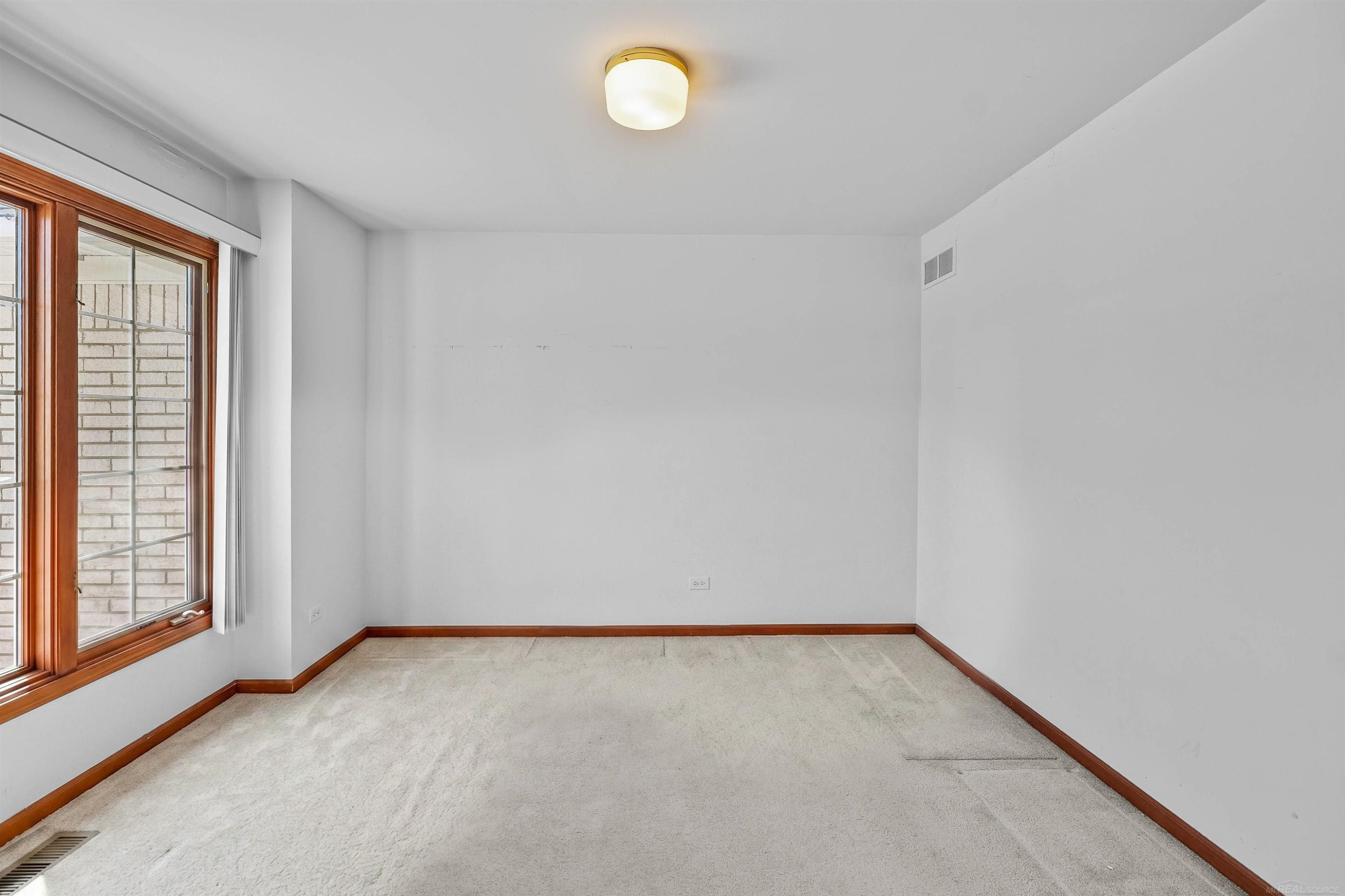 46325 Glen Eagle Drive, Utica, MI 48315 — Photo 11