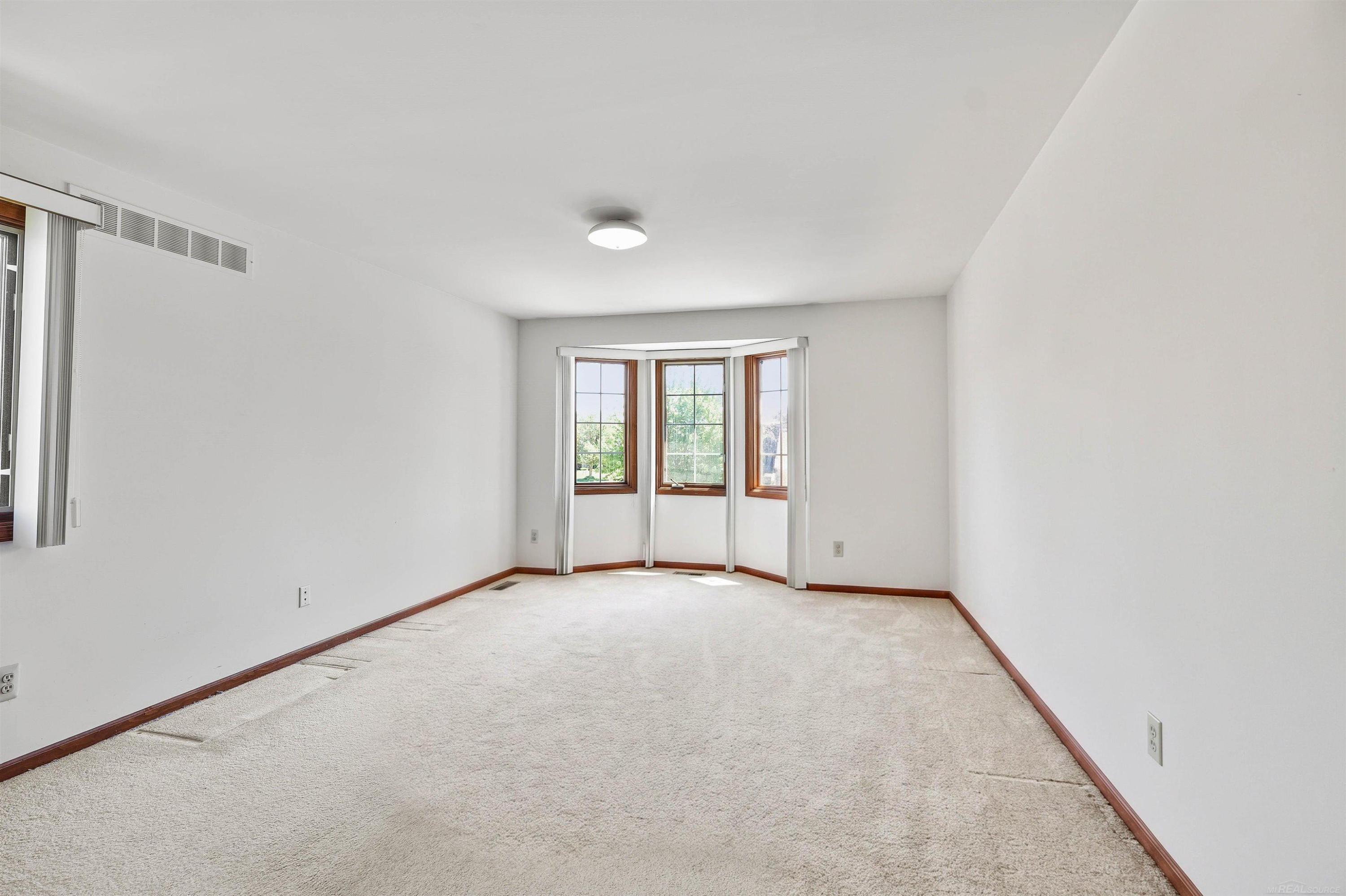 46325 Glen Eagle Drive, Utica, MI 48315 — Photo 27