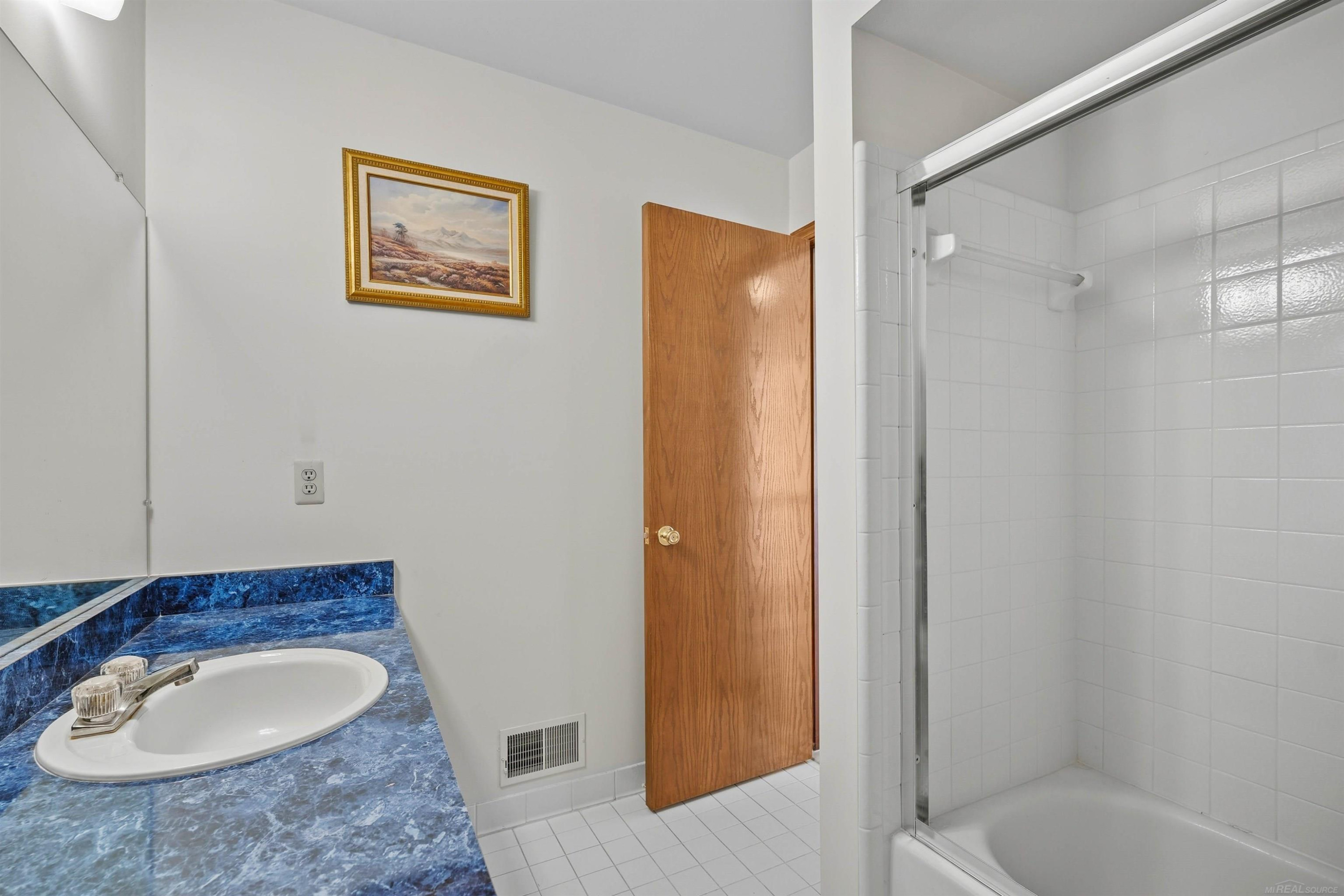46325 Glen Eagle Drive, Utica, MI 48315 — Photo 30