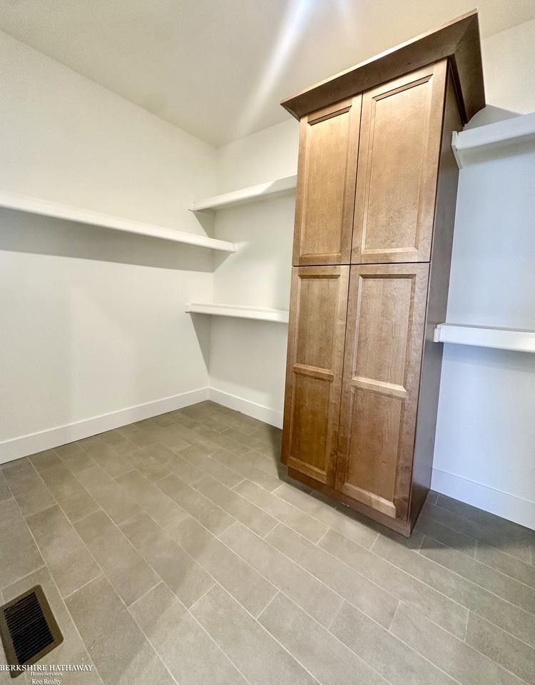 50574 Mistwood Drive, Macomb, MI 48042 — Photo 29