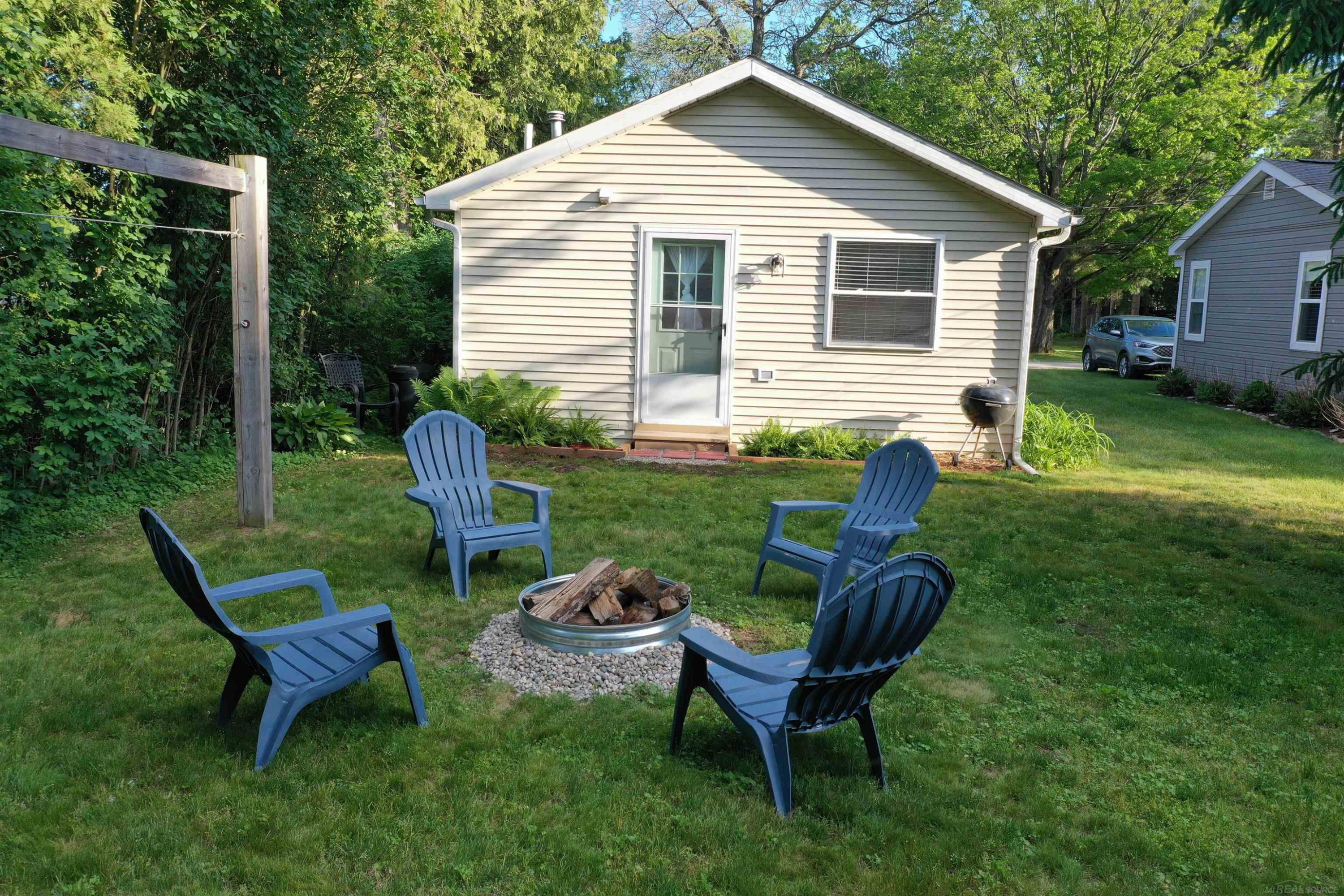 7335 Laurel Road, MI 48450 — Photo 2