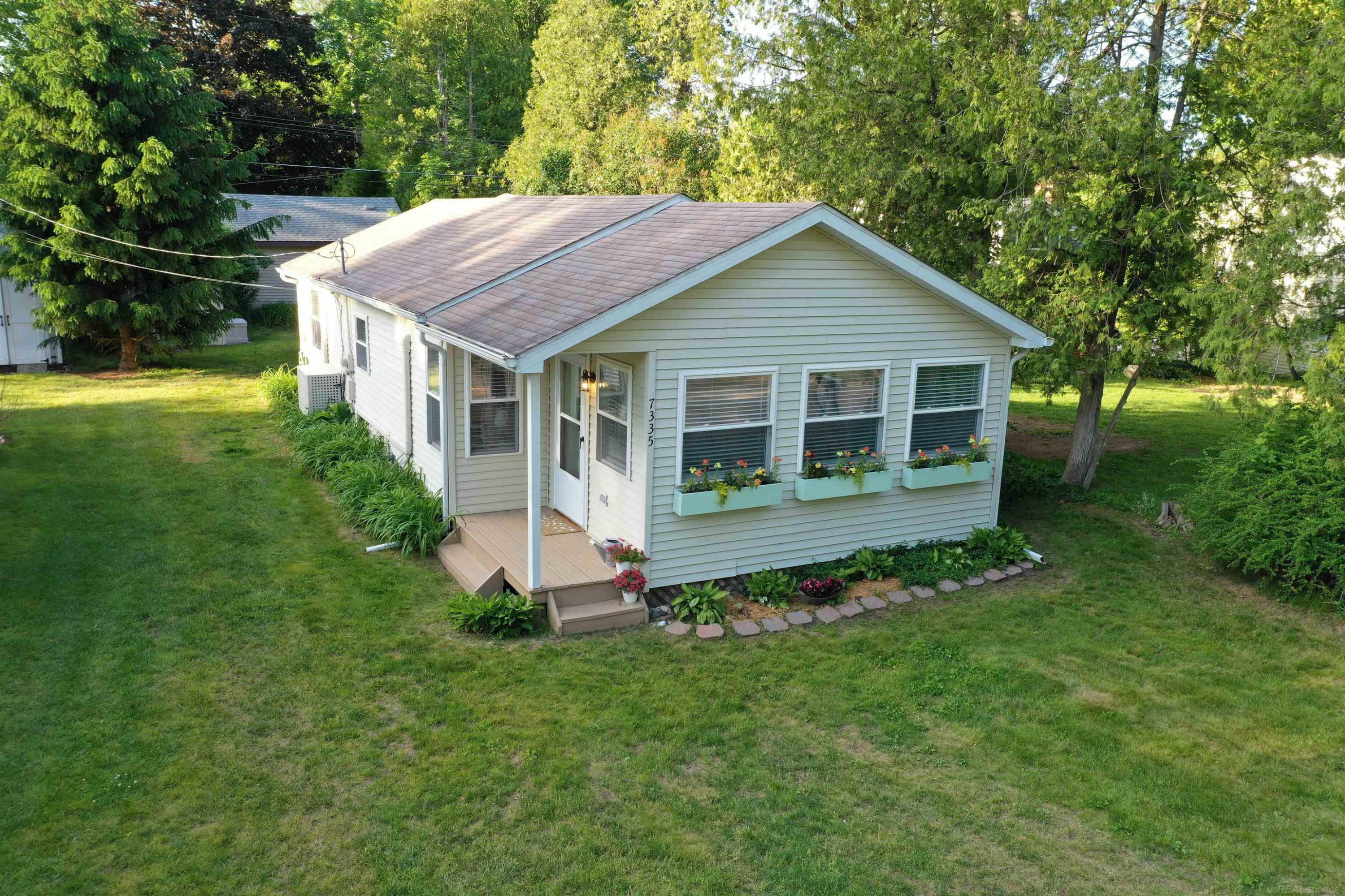 7335 Laurel Road, MI 48450 — Photo 7