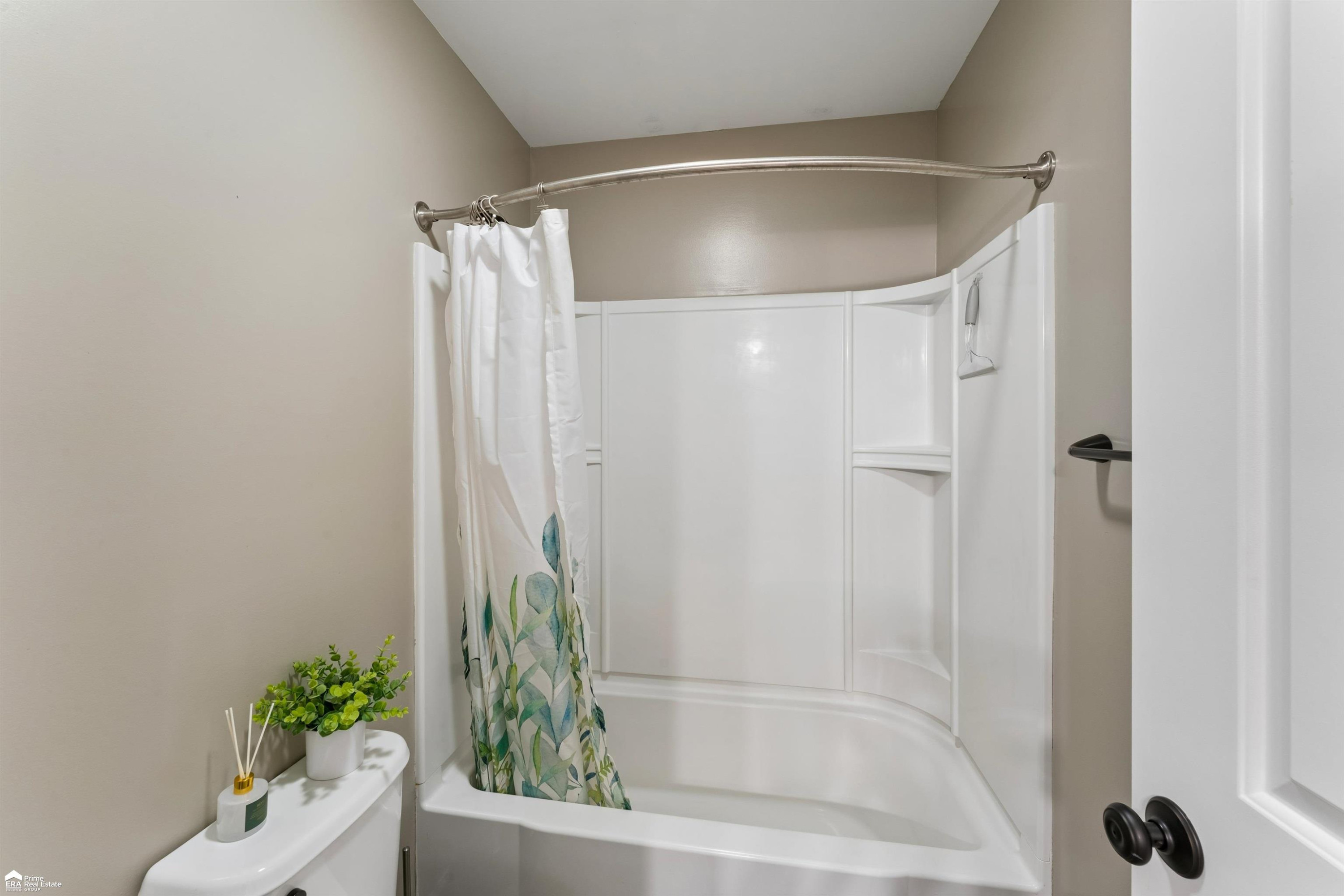 9252 Hidden Oaks Drive, Grand Blanc, MI 48439 — Photo 22