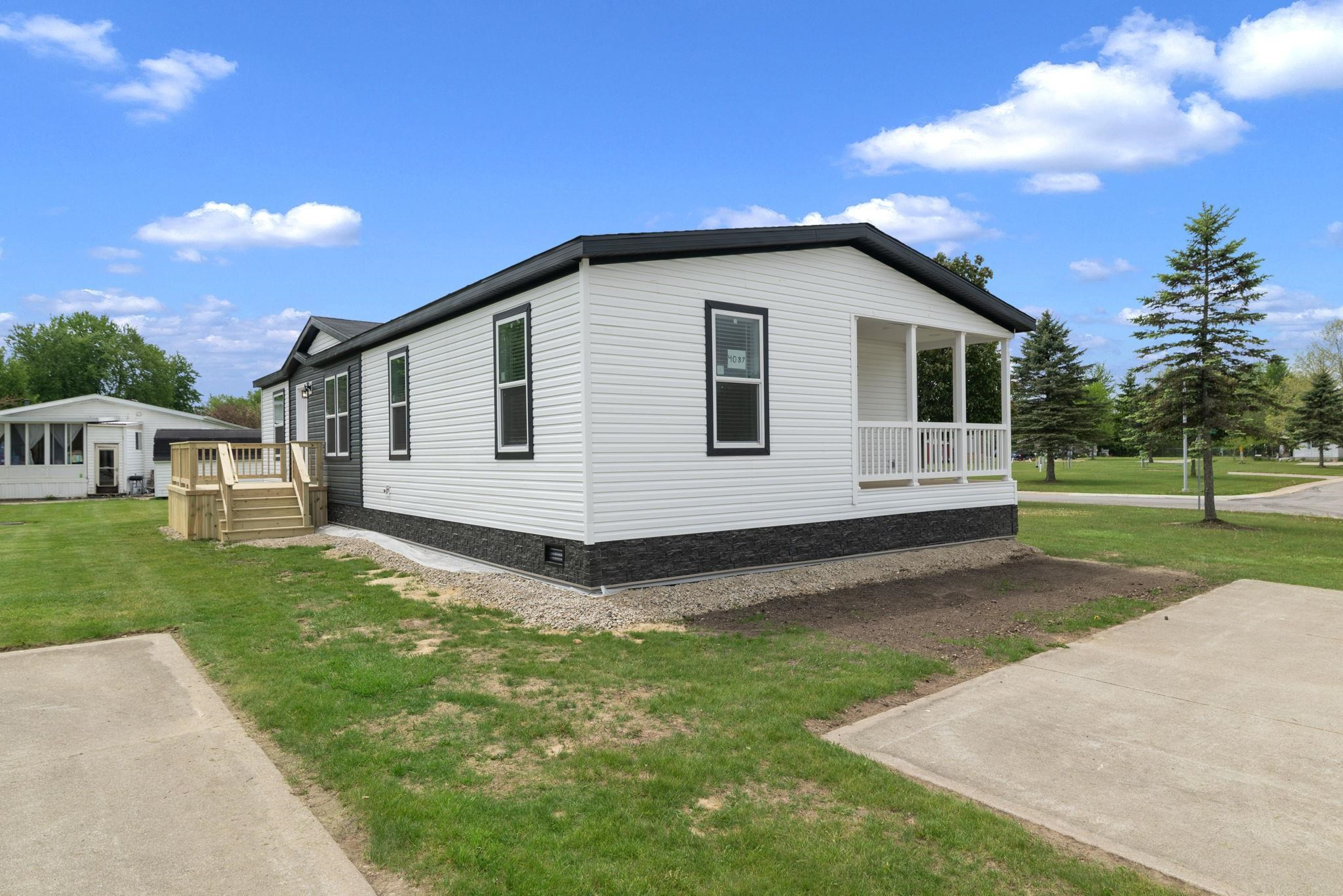 4087 Sunset Maple Drive, MI 48416 — Photo 4