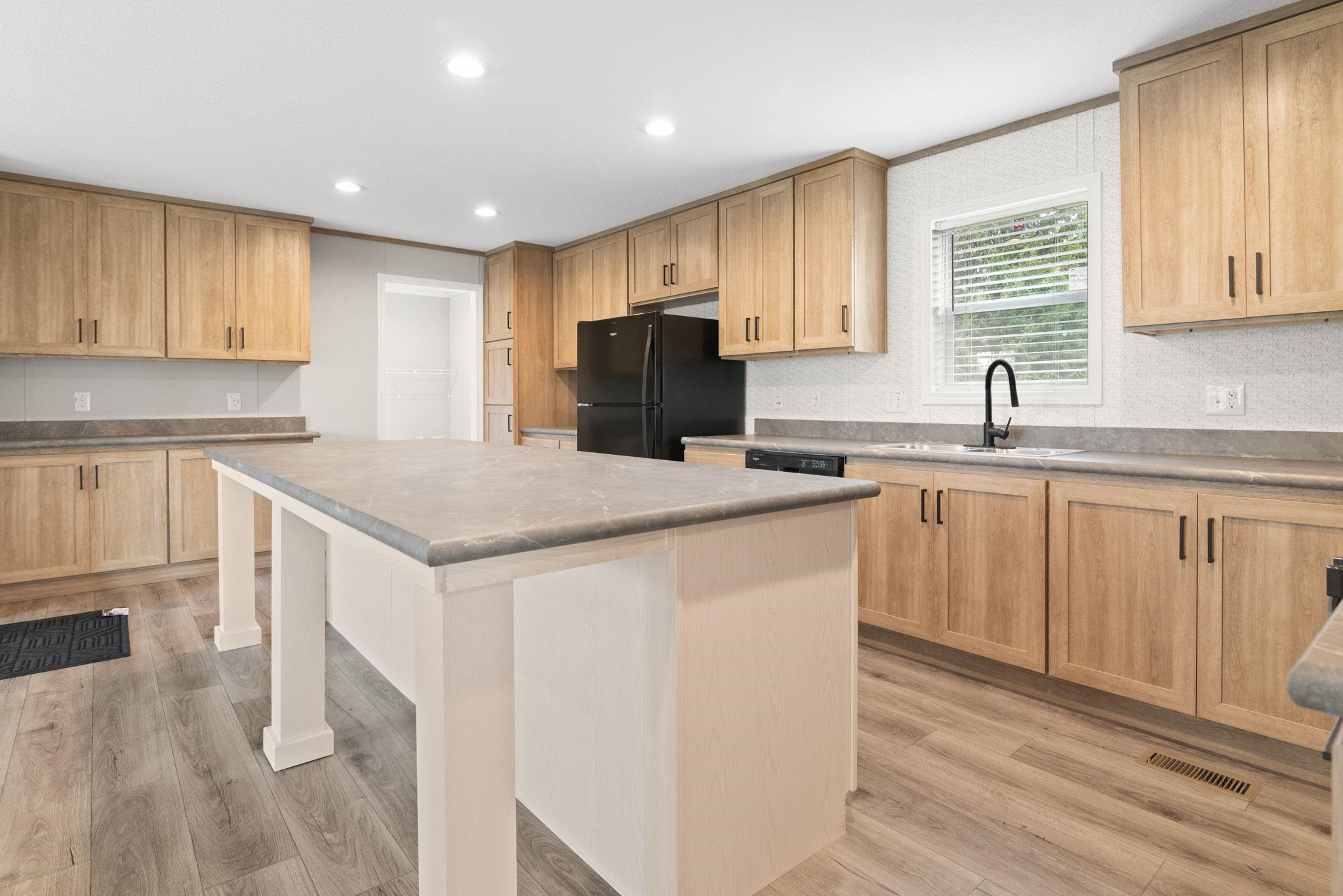 7198 W Mapleview Circle, MI 48416 — Photo 9