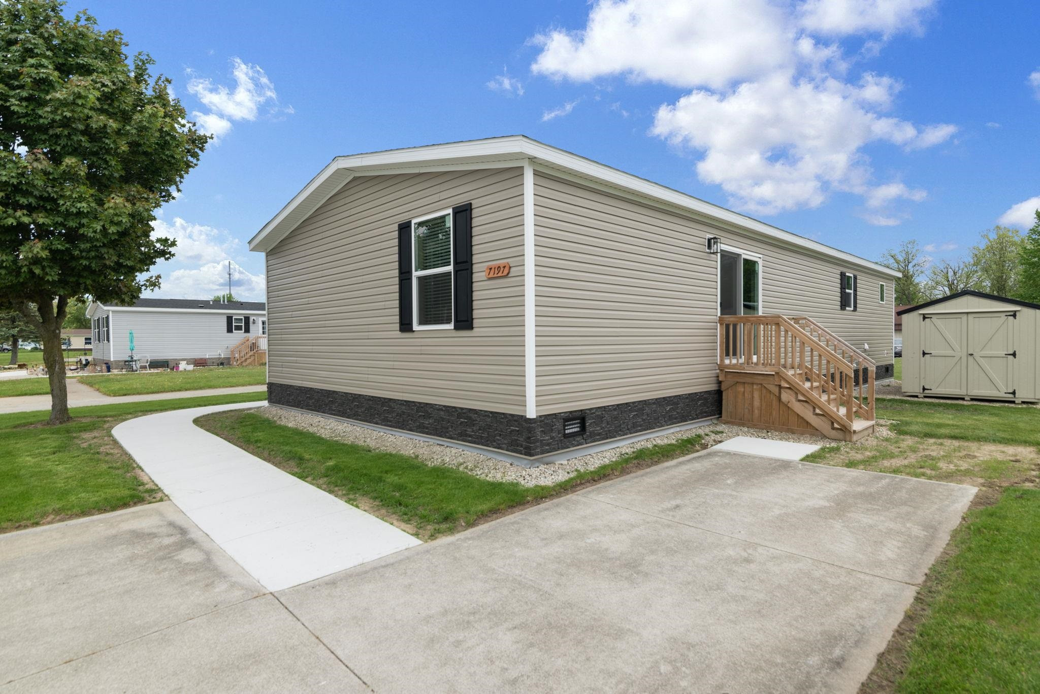 7197 Mapleview Circle, MI 48416 — Photo 3