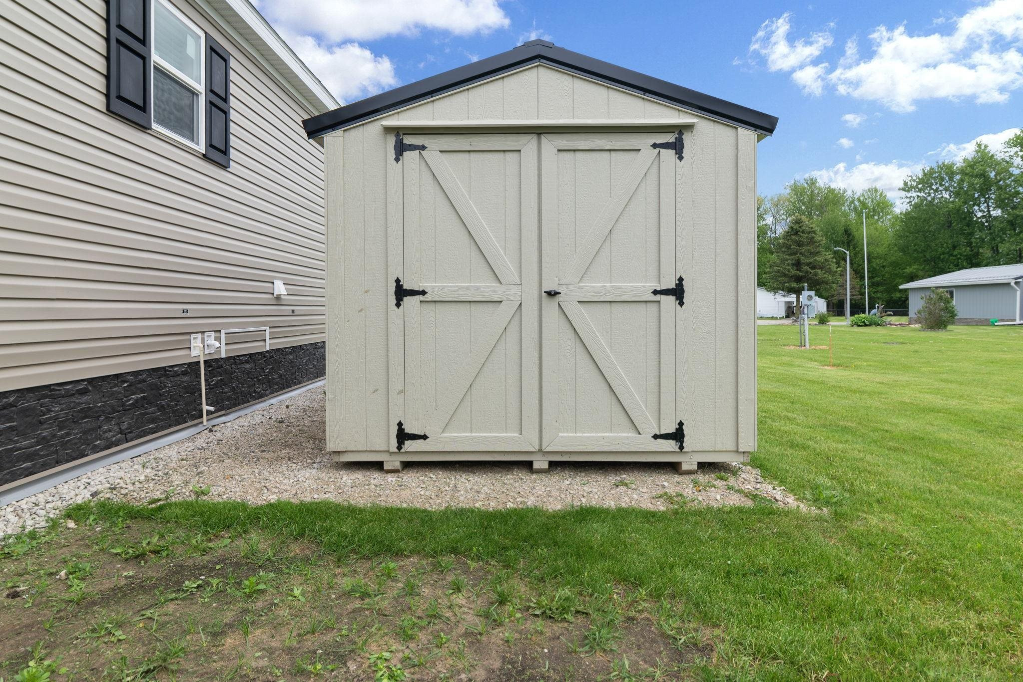 7197 Mapleview Circle, MI 48416 — Photo 4