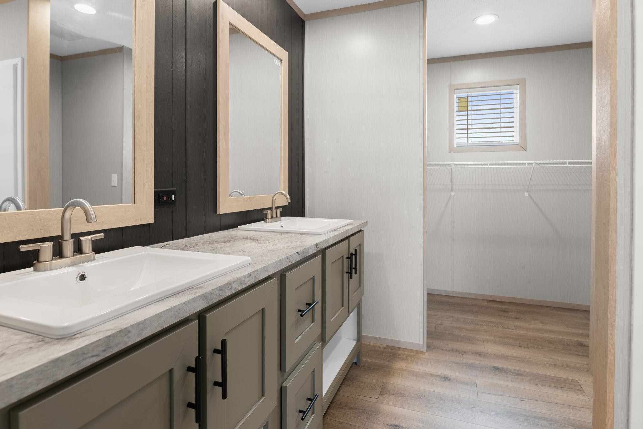 7197 Mapleview Circle, MI 48416 — Photo 18