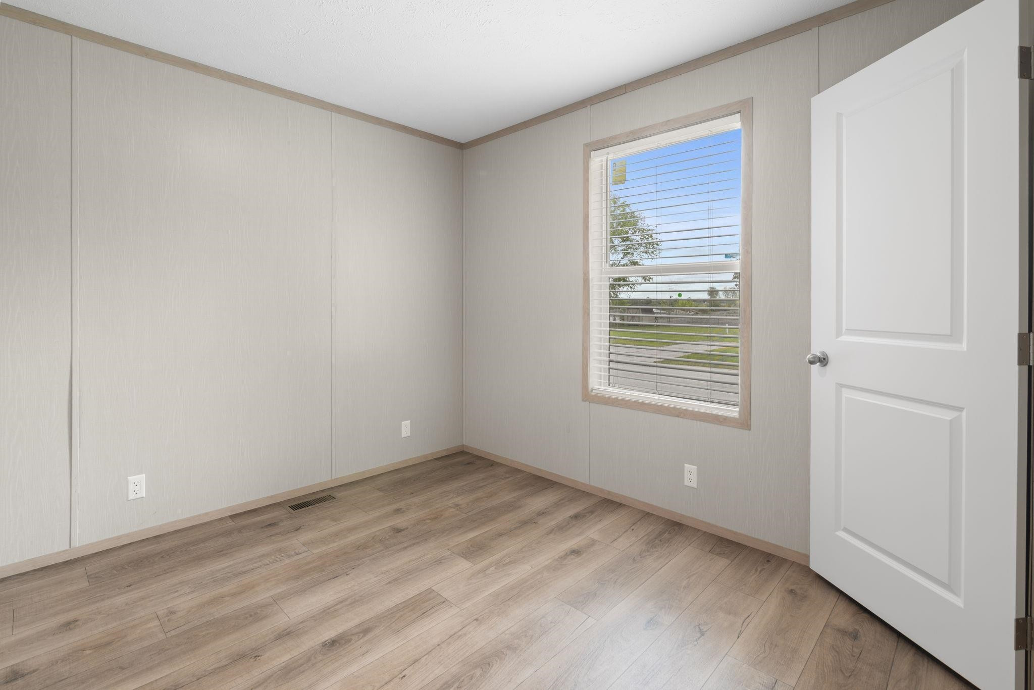 7197 Mapleview Circle, MI 48416 — Photo 21