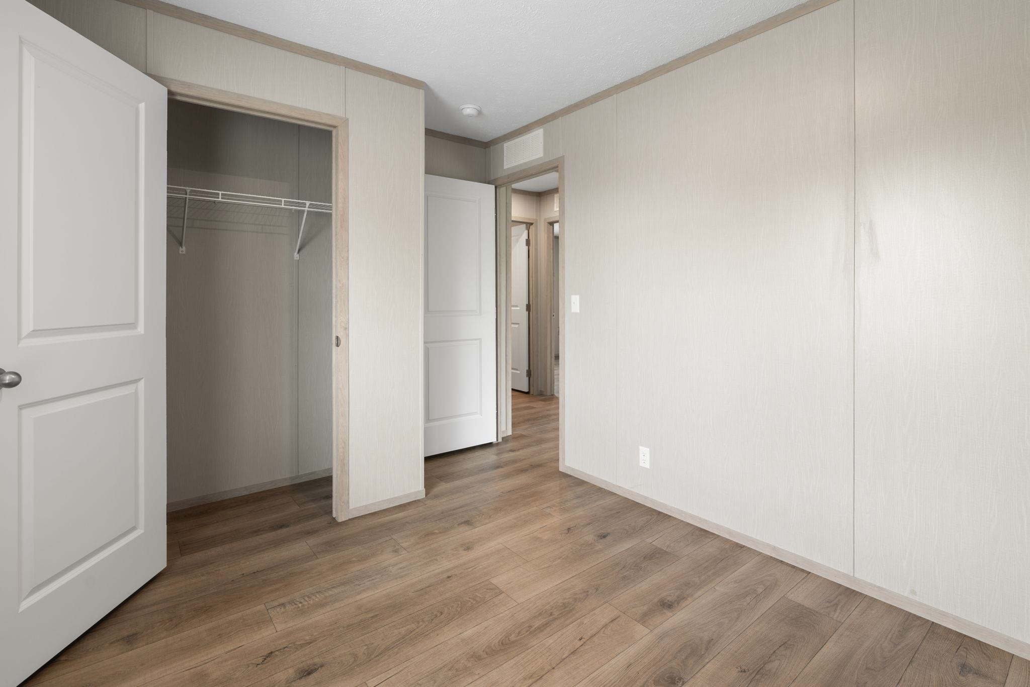 7197 Mapleview Circle, MI 48416 — Photo 23