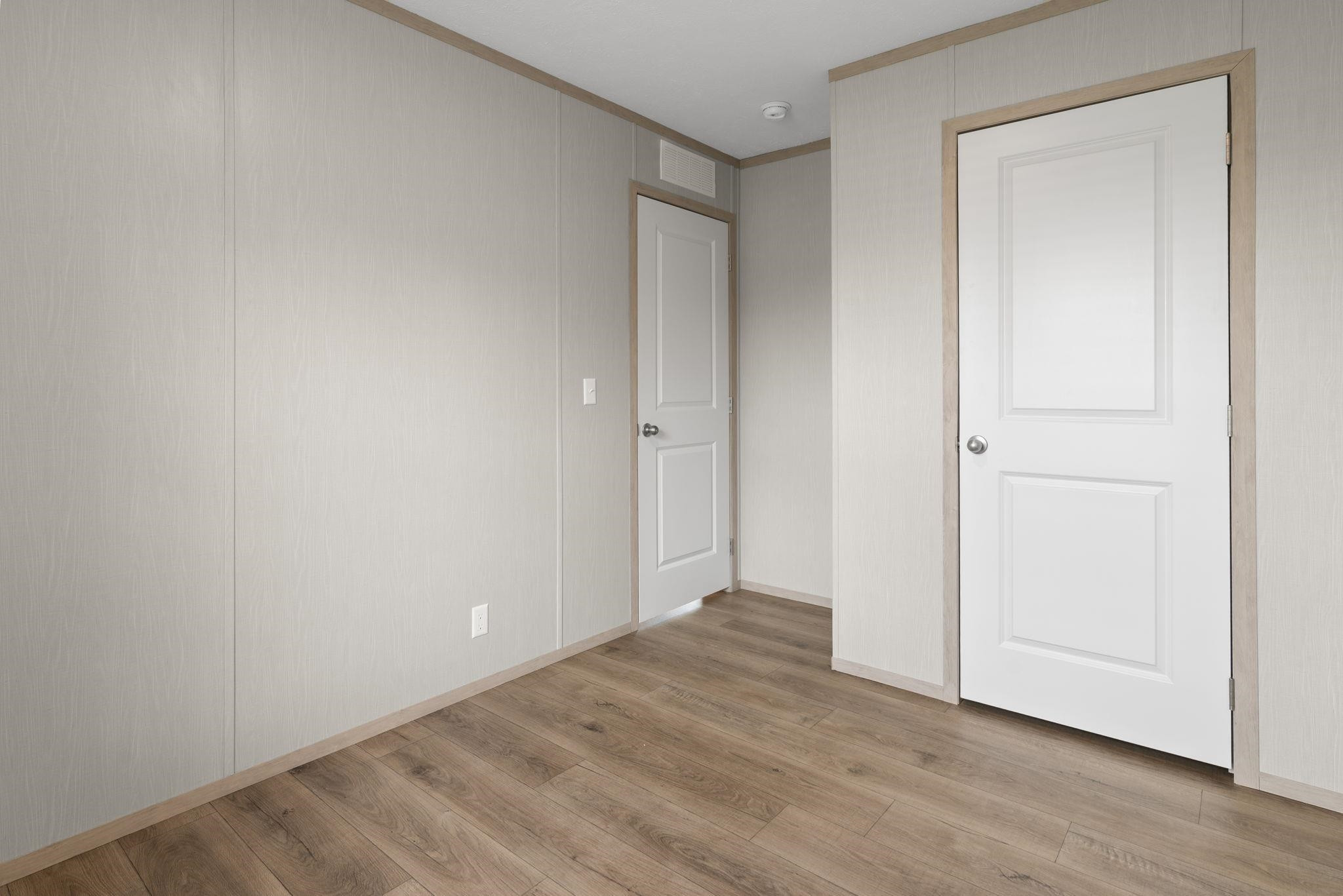 7197 Mapleview Circle, MI 48416 — Photo 27