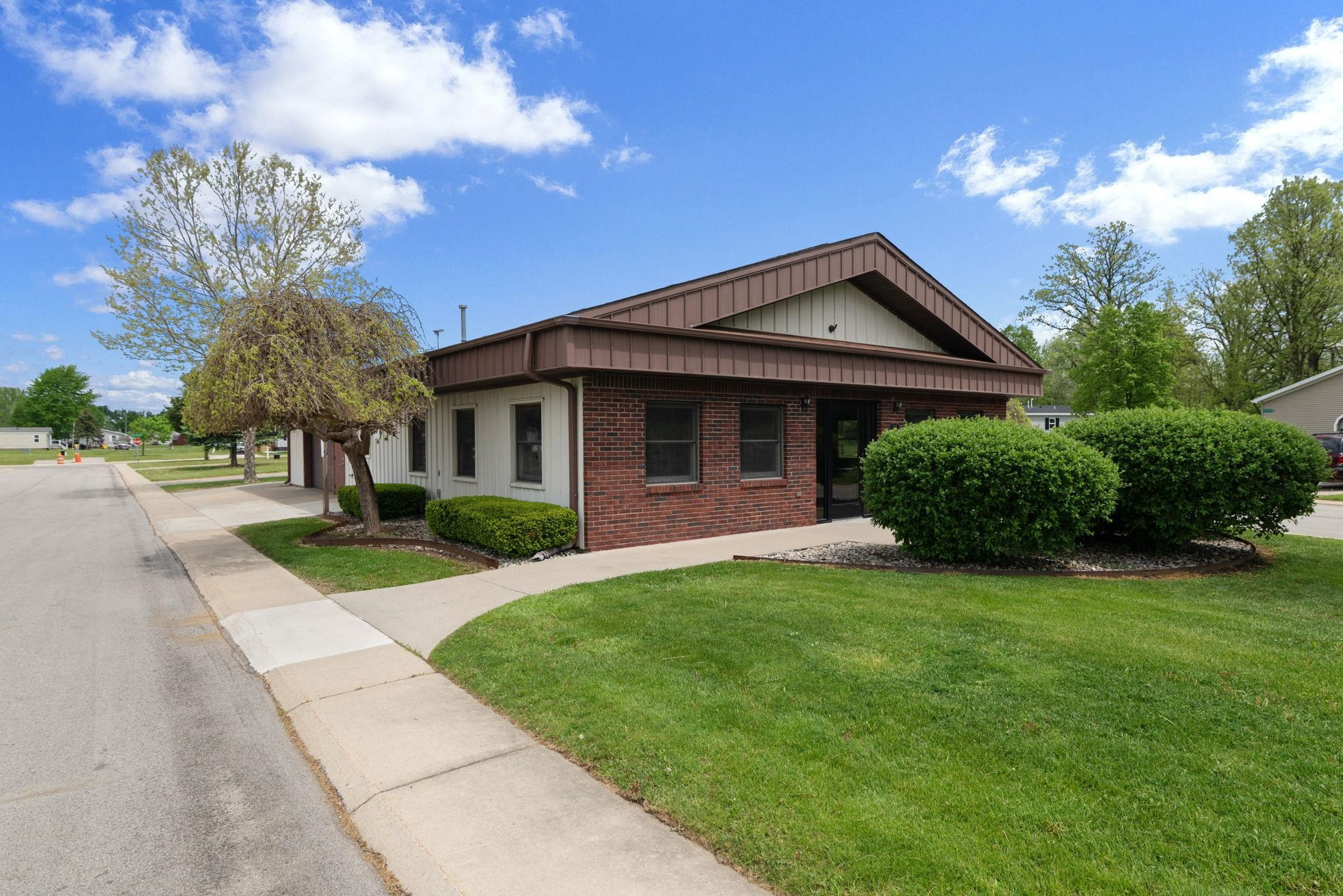 7197 Mapleview Circle, MI 48416 — Photo 33