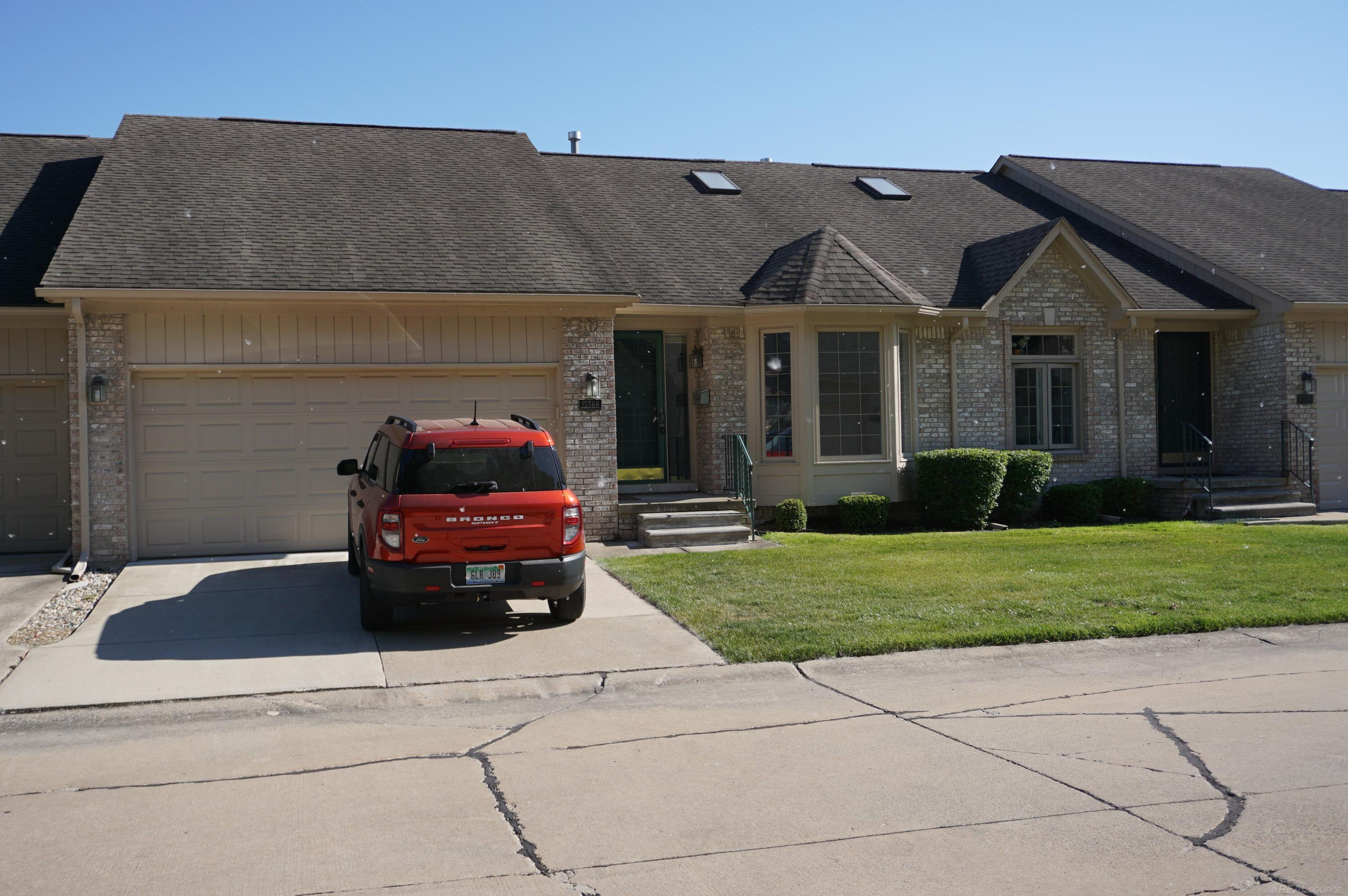15568 Austin Court, Fraser, MI 48035 — Photo 2
