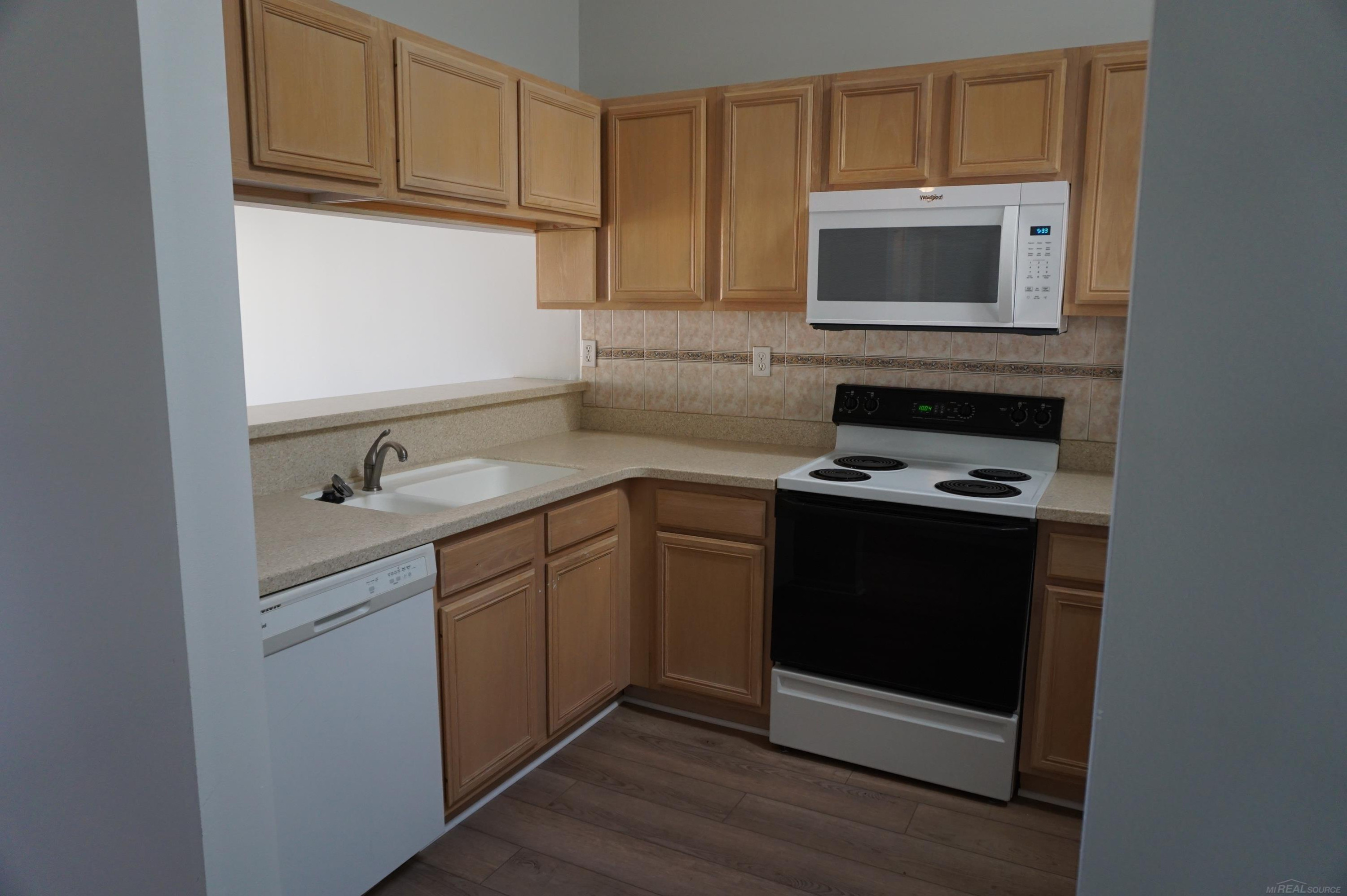 15568 Austin Court, Fraser, MI 48035 — Photo 6