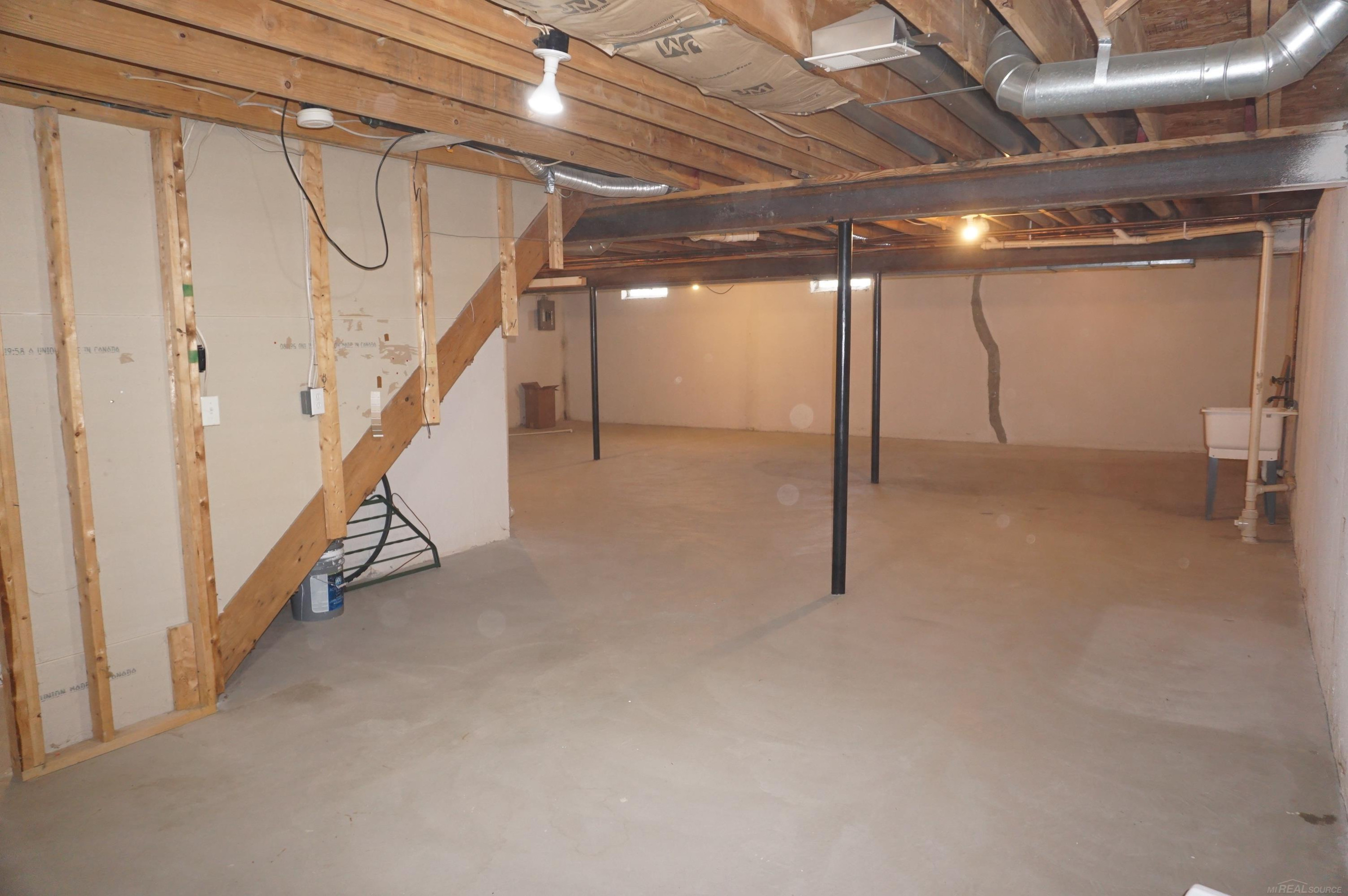 15568 Austin Court, Fraser, MI 48035 — Photo 21