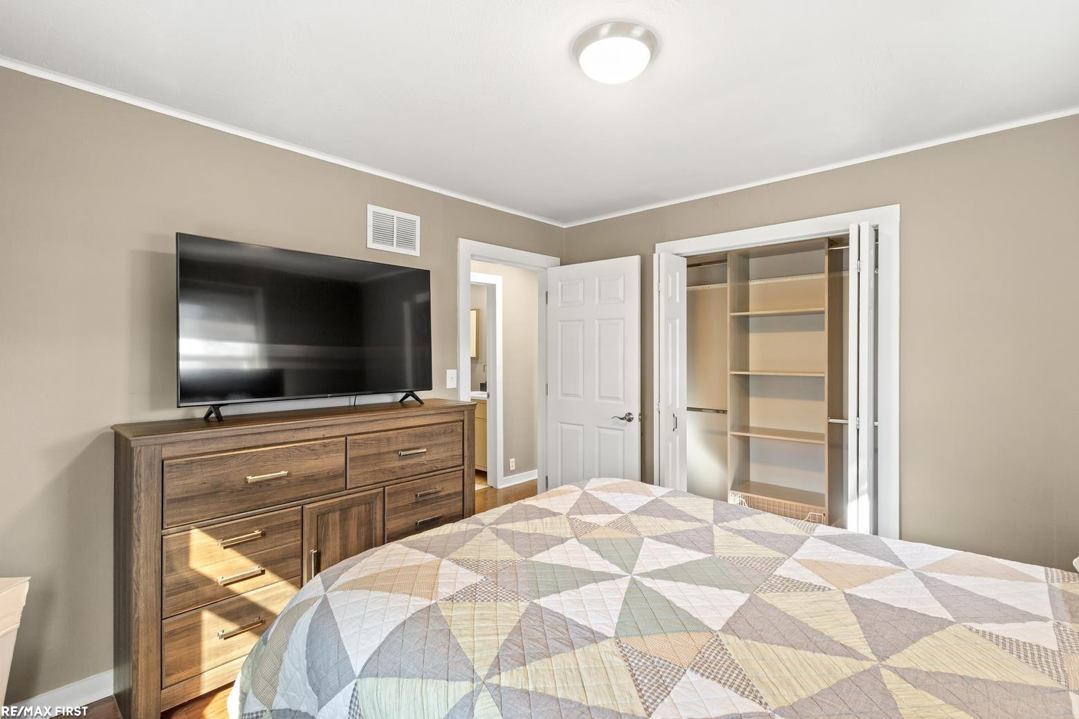 1060 S Kalamazoo Avenue, Marshall, MI 49068 — Photo 17