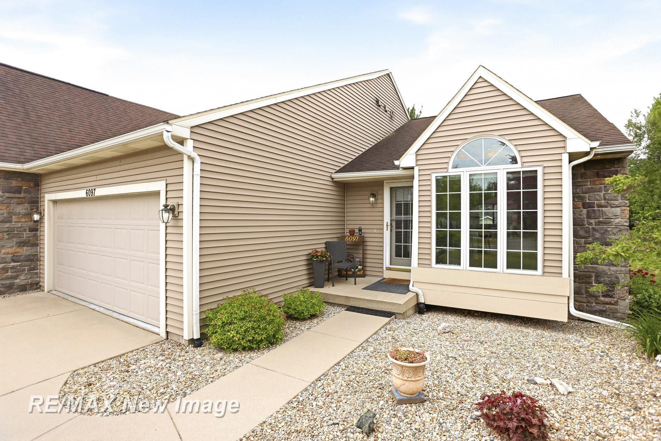 6097 Foxwood Court, Saginaw, MI 48638 — Photo 2