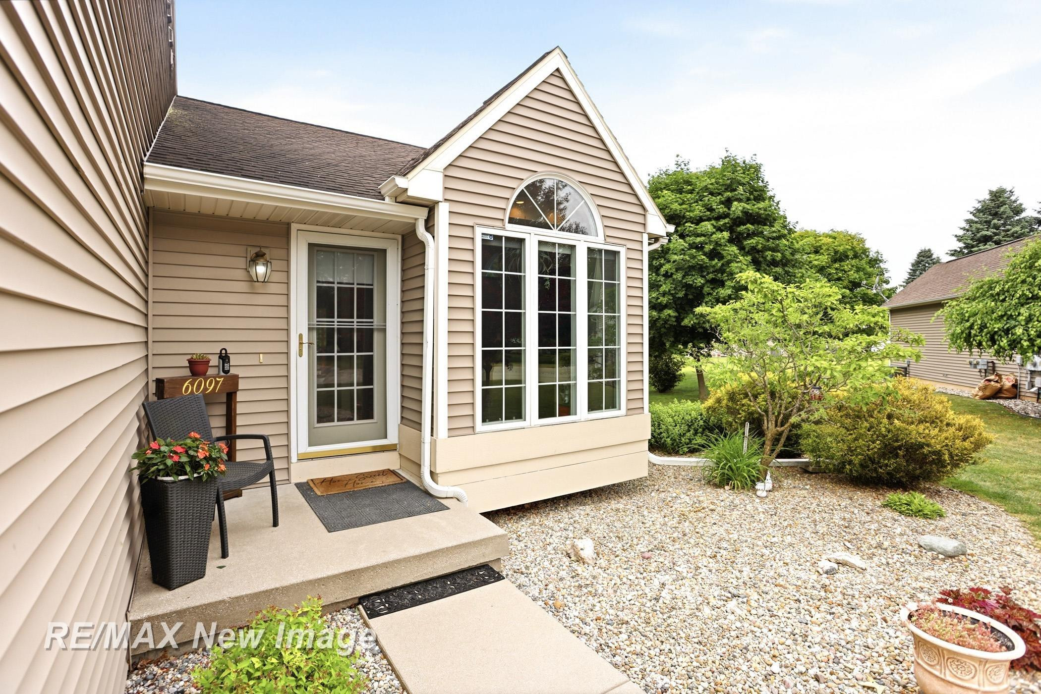 6097 Foxwood Court, Saginaw, MI 48638 — Photo 4